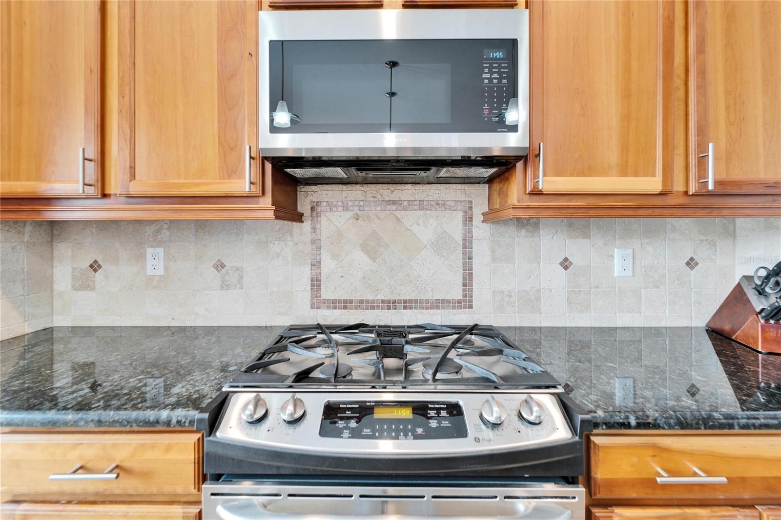 1934 HERITAGE LAKES BLVD