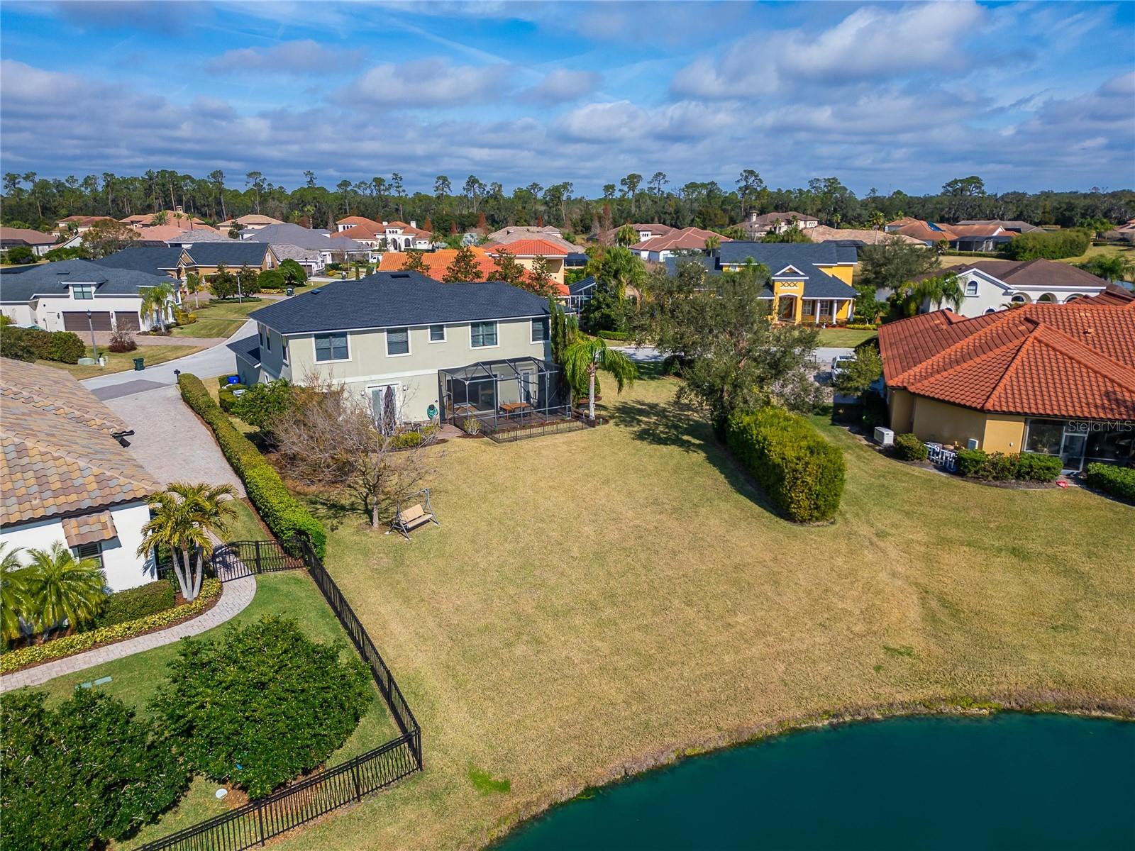 1934 HERITAGE LAKES BLVD