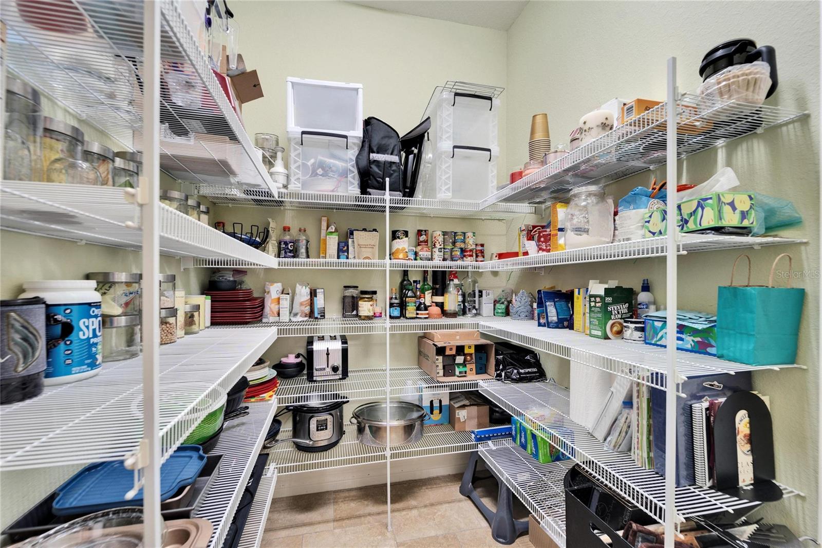 1934 HERITAGE LAKES BLVD