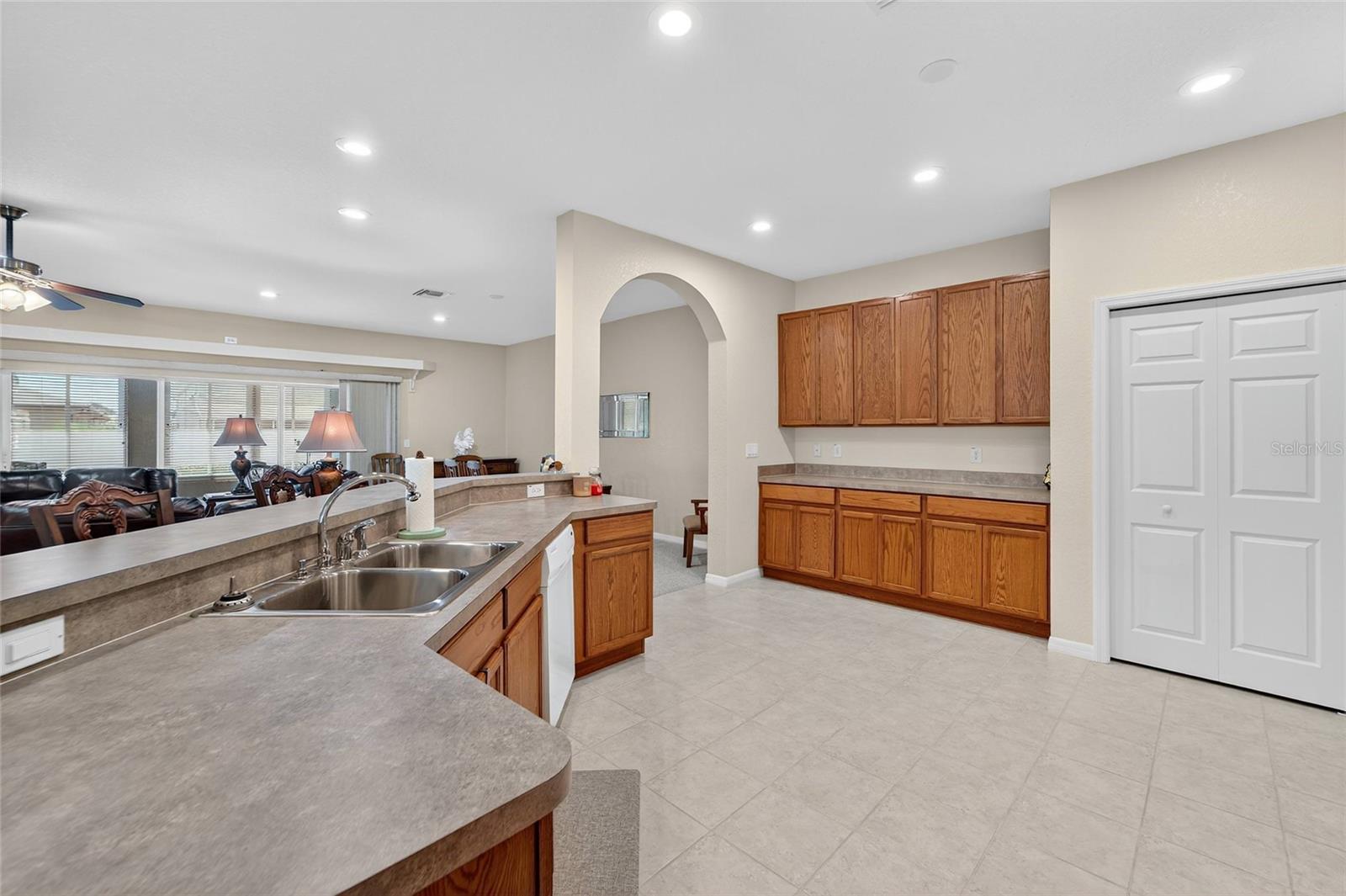 453 NOLANE LN