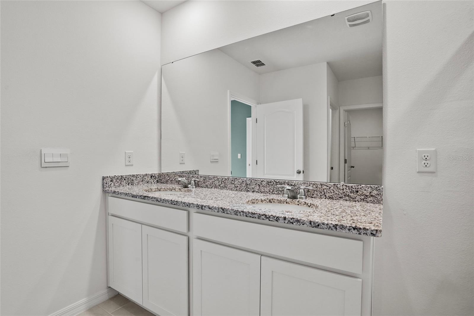 5739 GREY GRANITE WAY