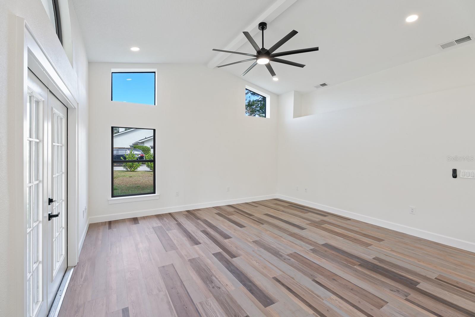 1944 VISTA VIEW DR