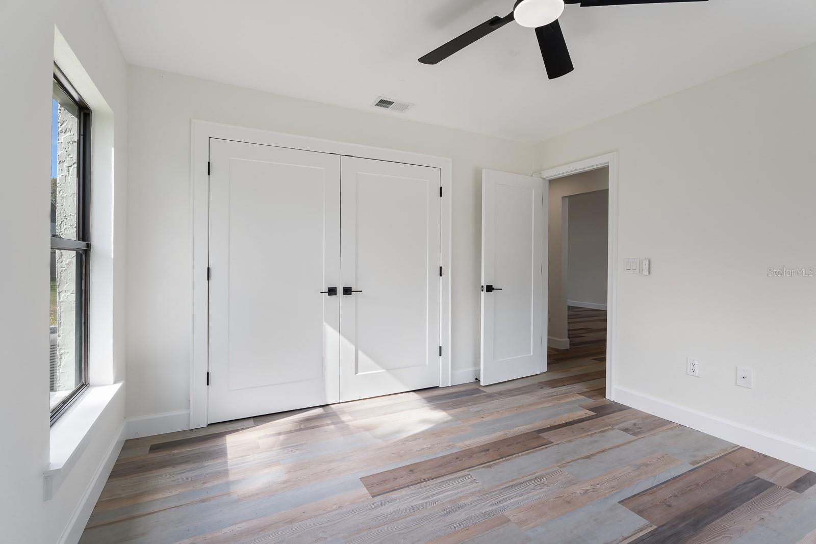 1944 VISTA VIEW DR