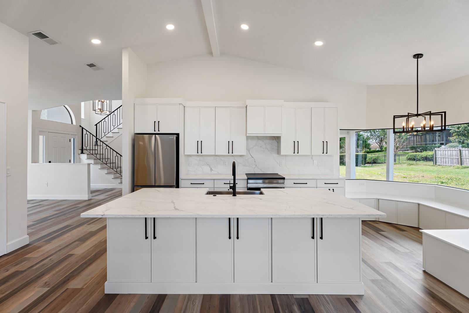 1944 VISTA VIEW DR