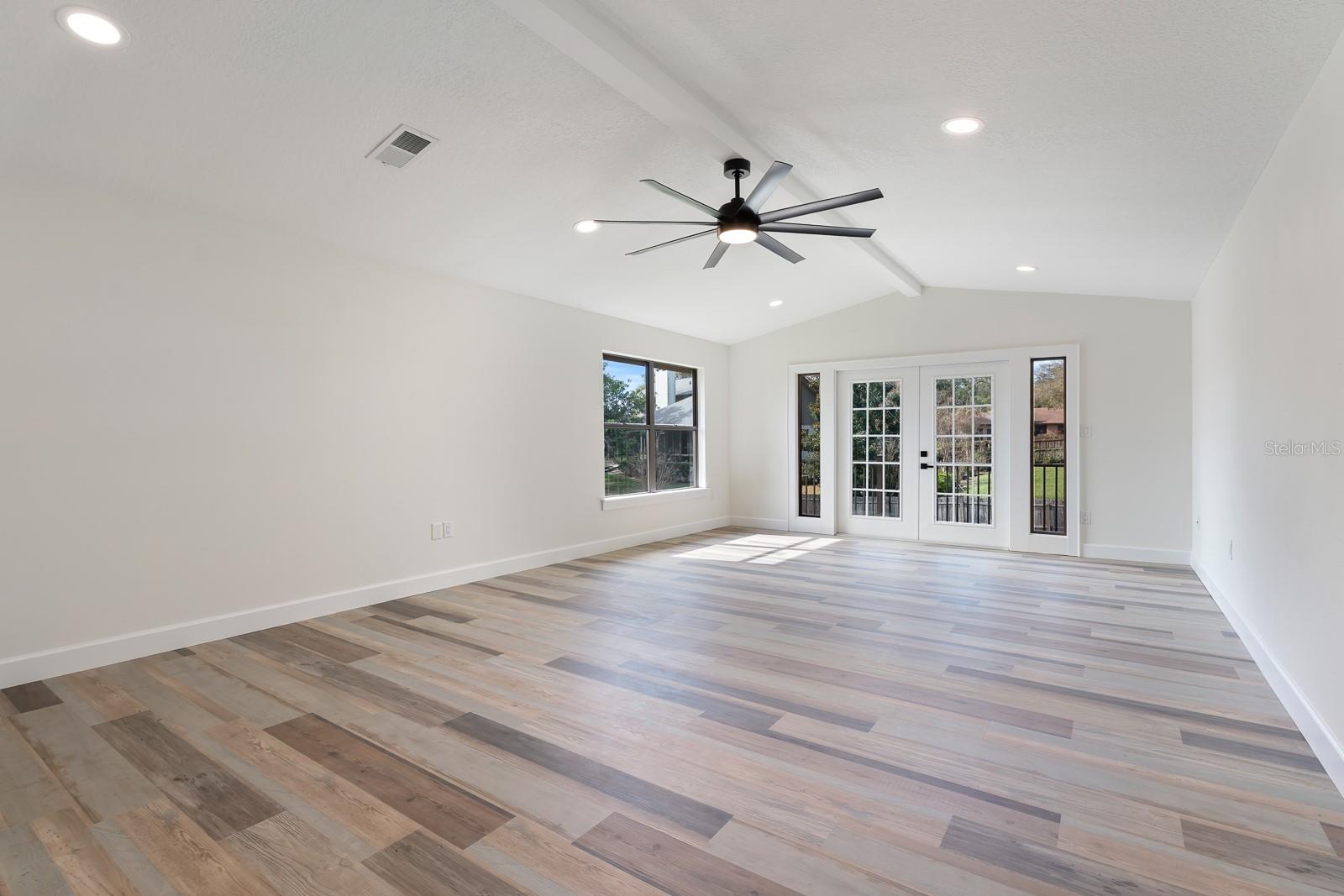 1944 VISTA VIEW DR