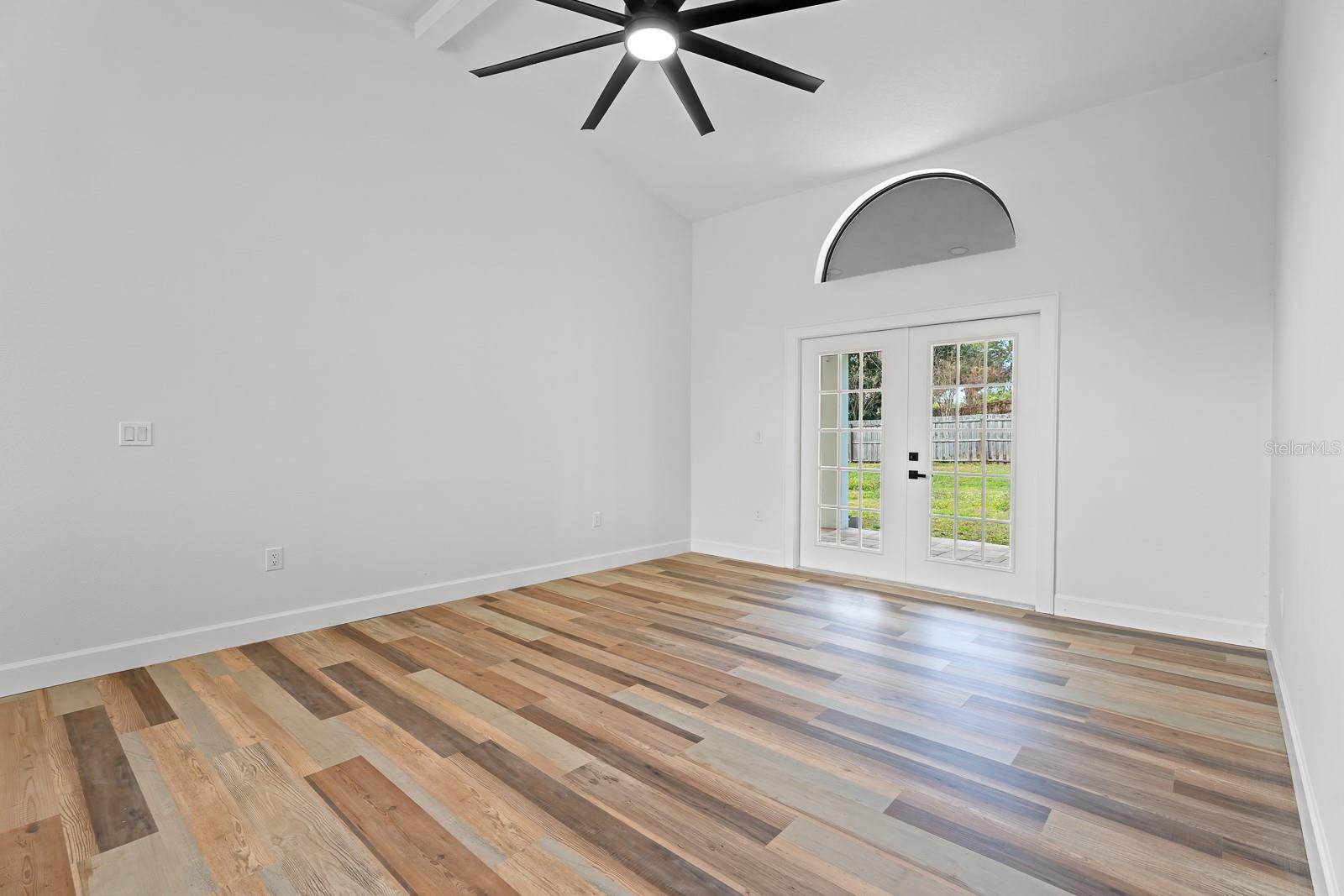 1944 VISTA VIEW DR