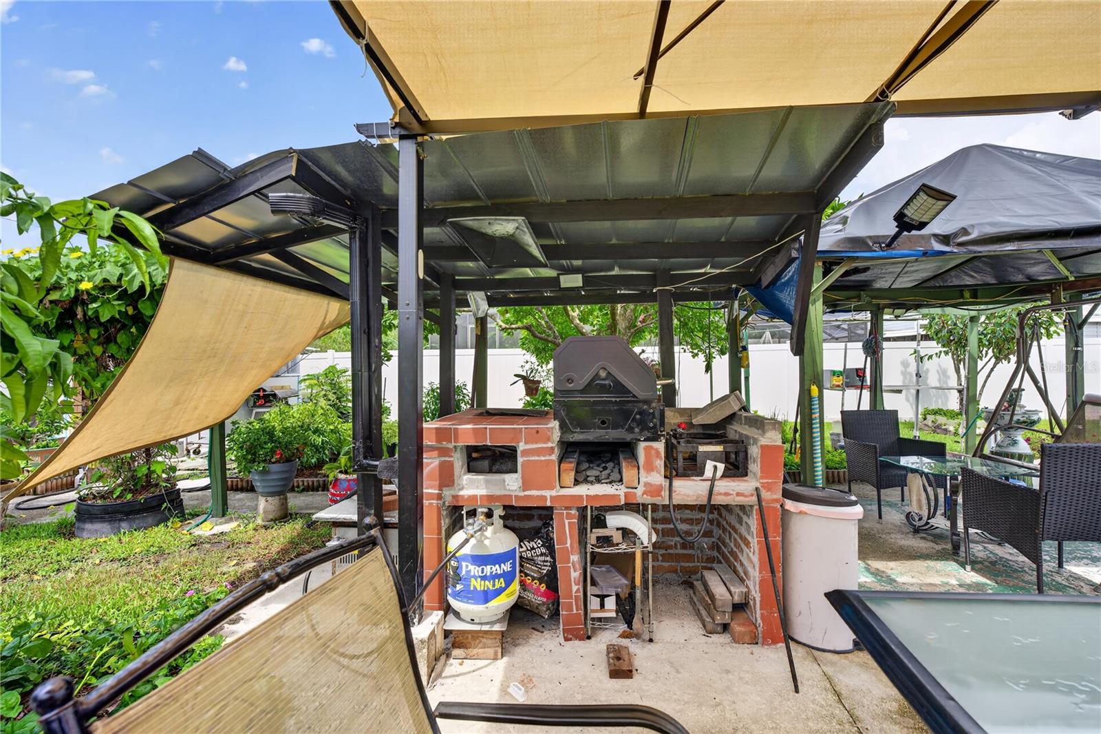 2558 MCINTOSH DR