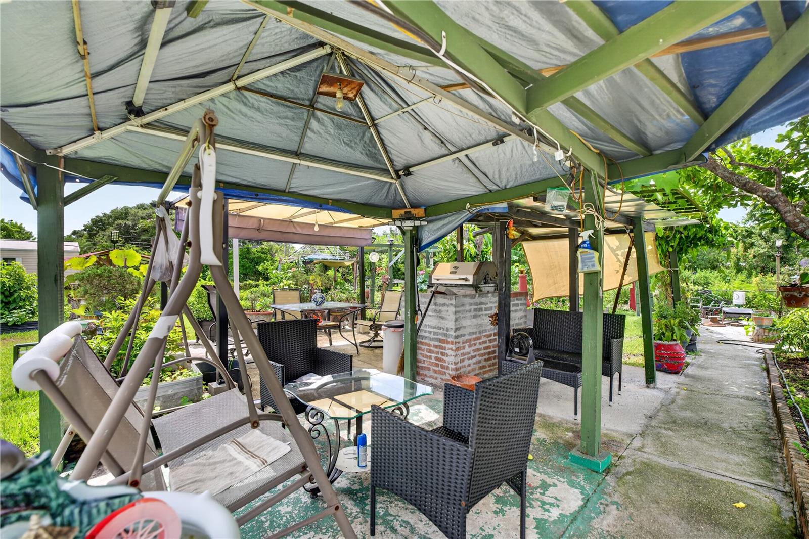 2558 MCINTOSH DR