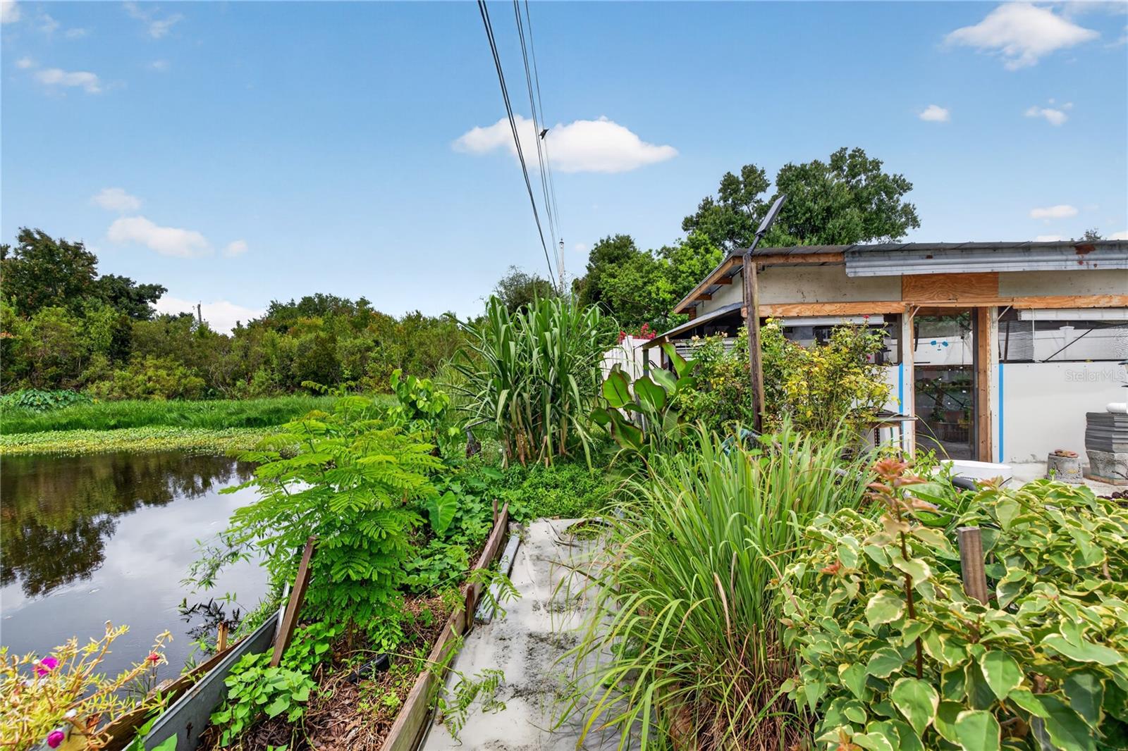 2558 MCINTOSH DR