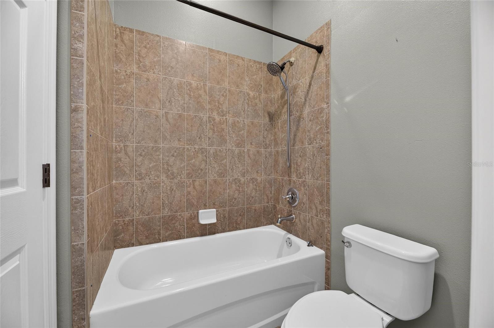 6408 WALKERS GLEN DR
