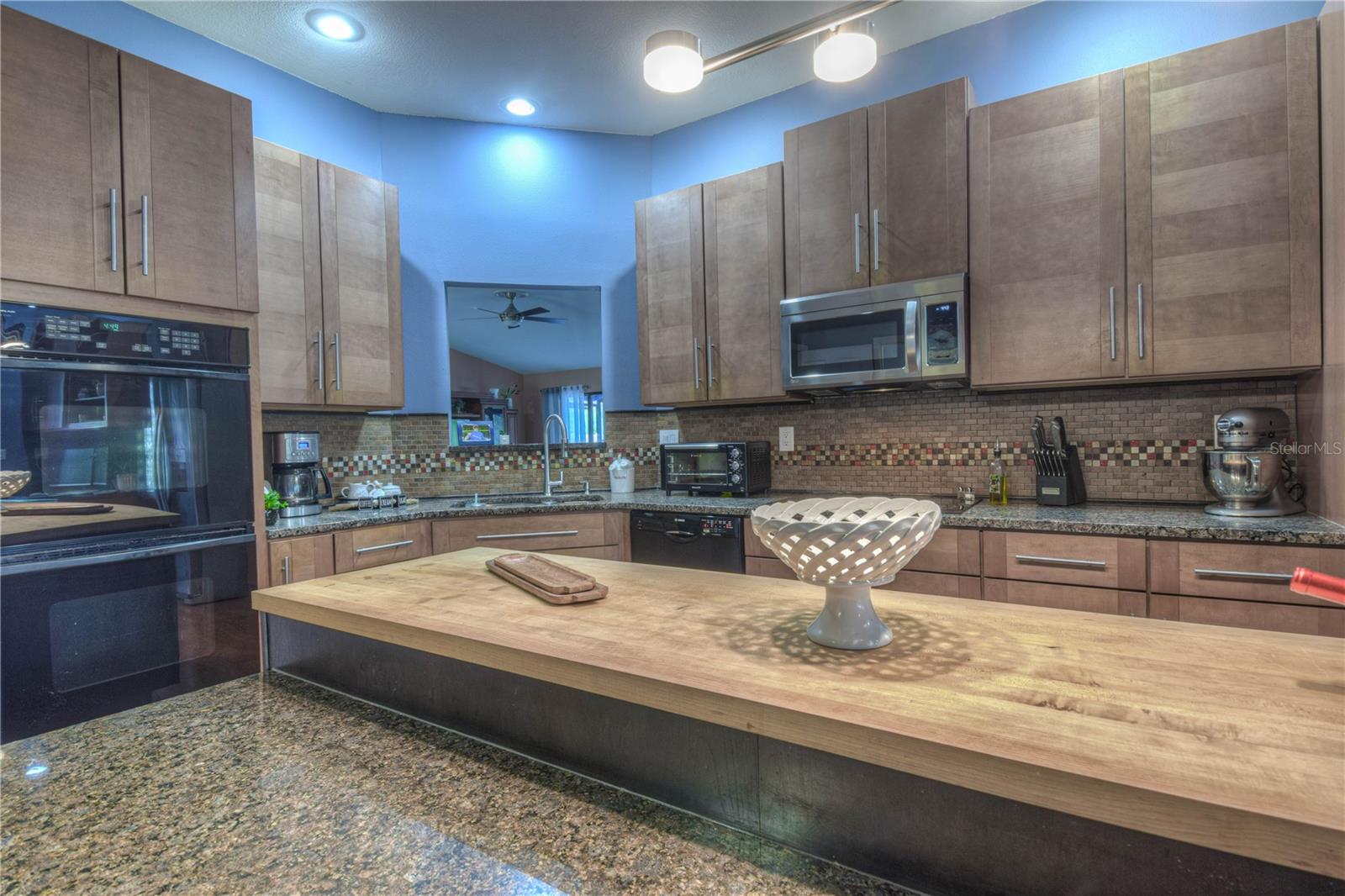 3049 WINDHAM DR