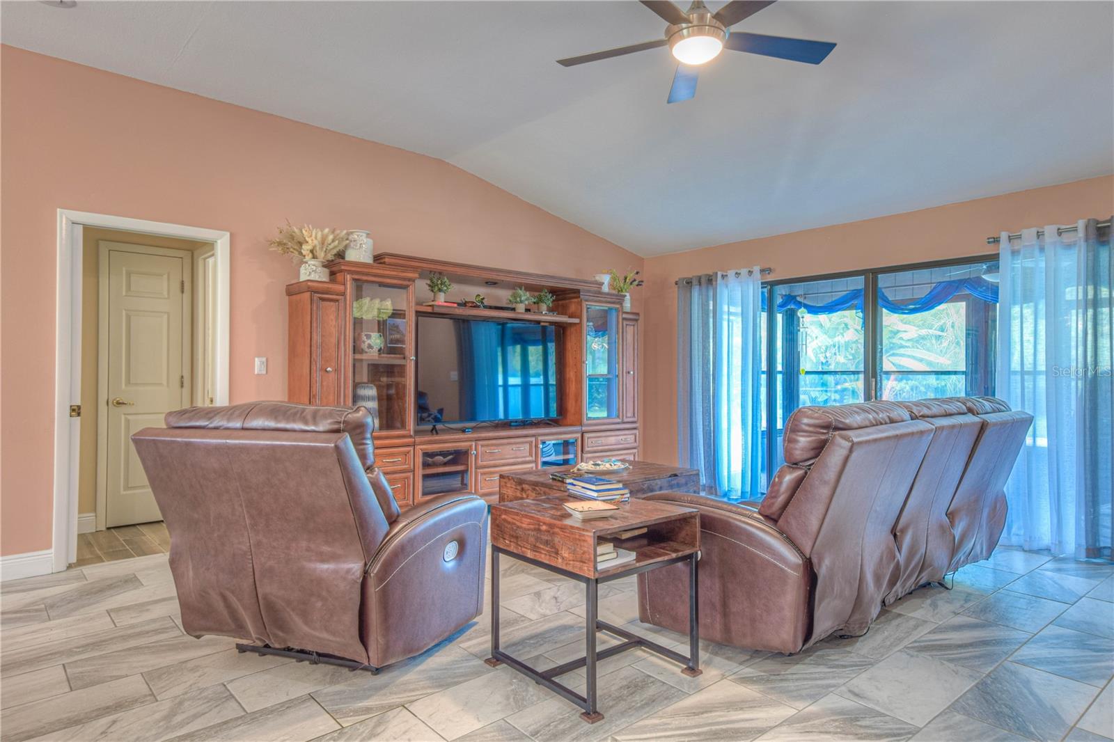 3049 WINDHAM DR