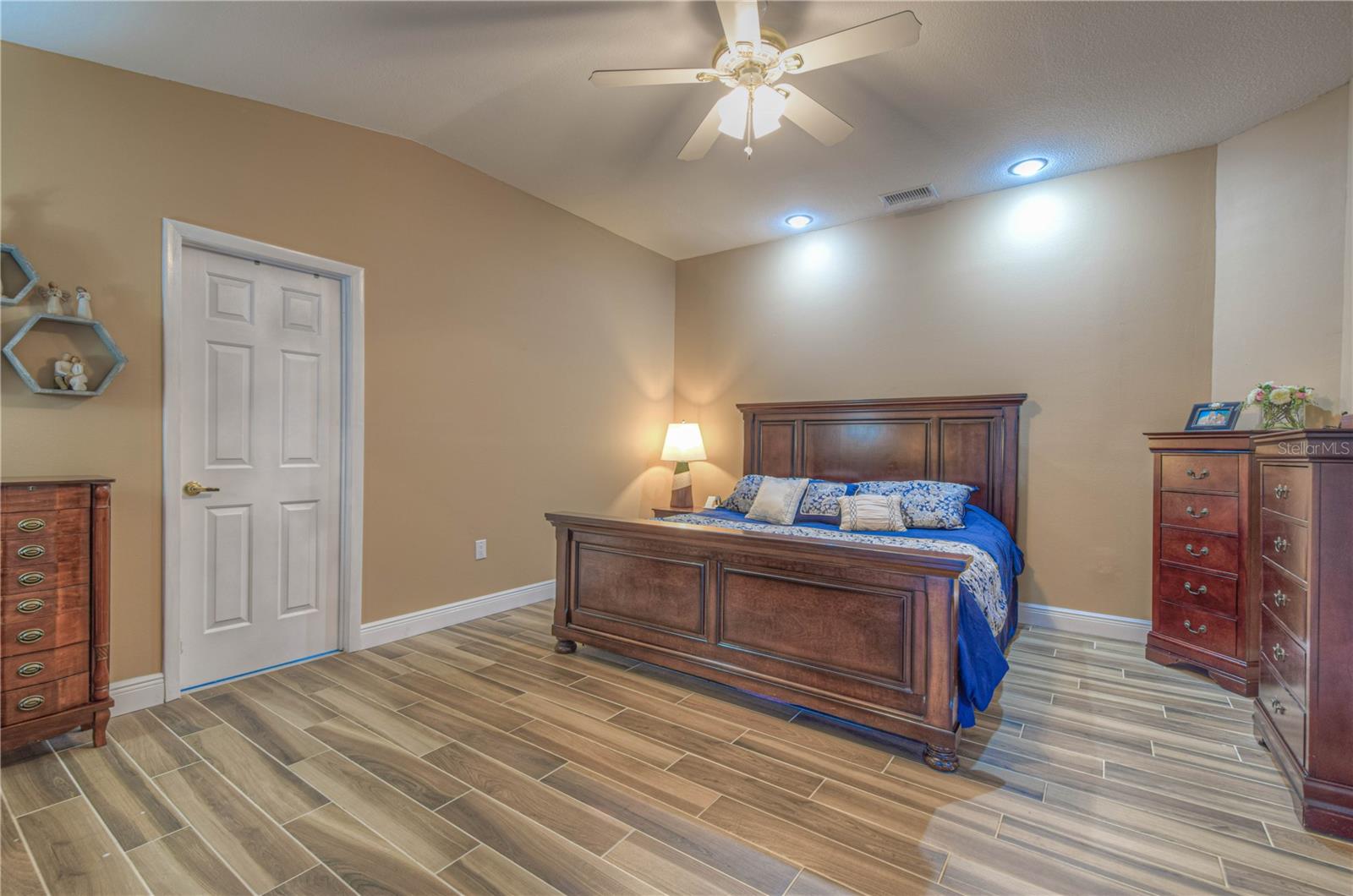 3049 WINDHAM DR