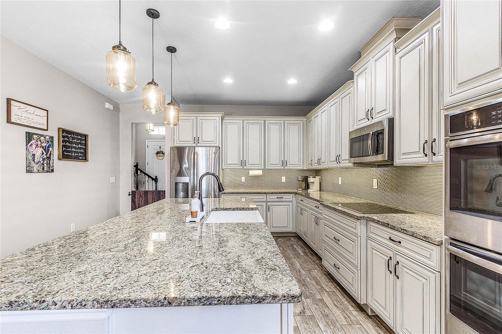 15555 HAMLIN BLOSSOM AVE