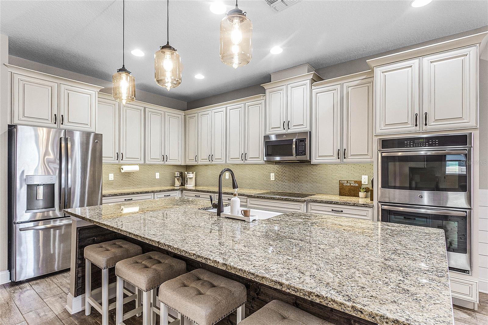 15555 HAMLIN BLOSSOM AVE