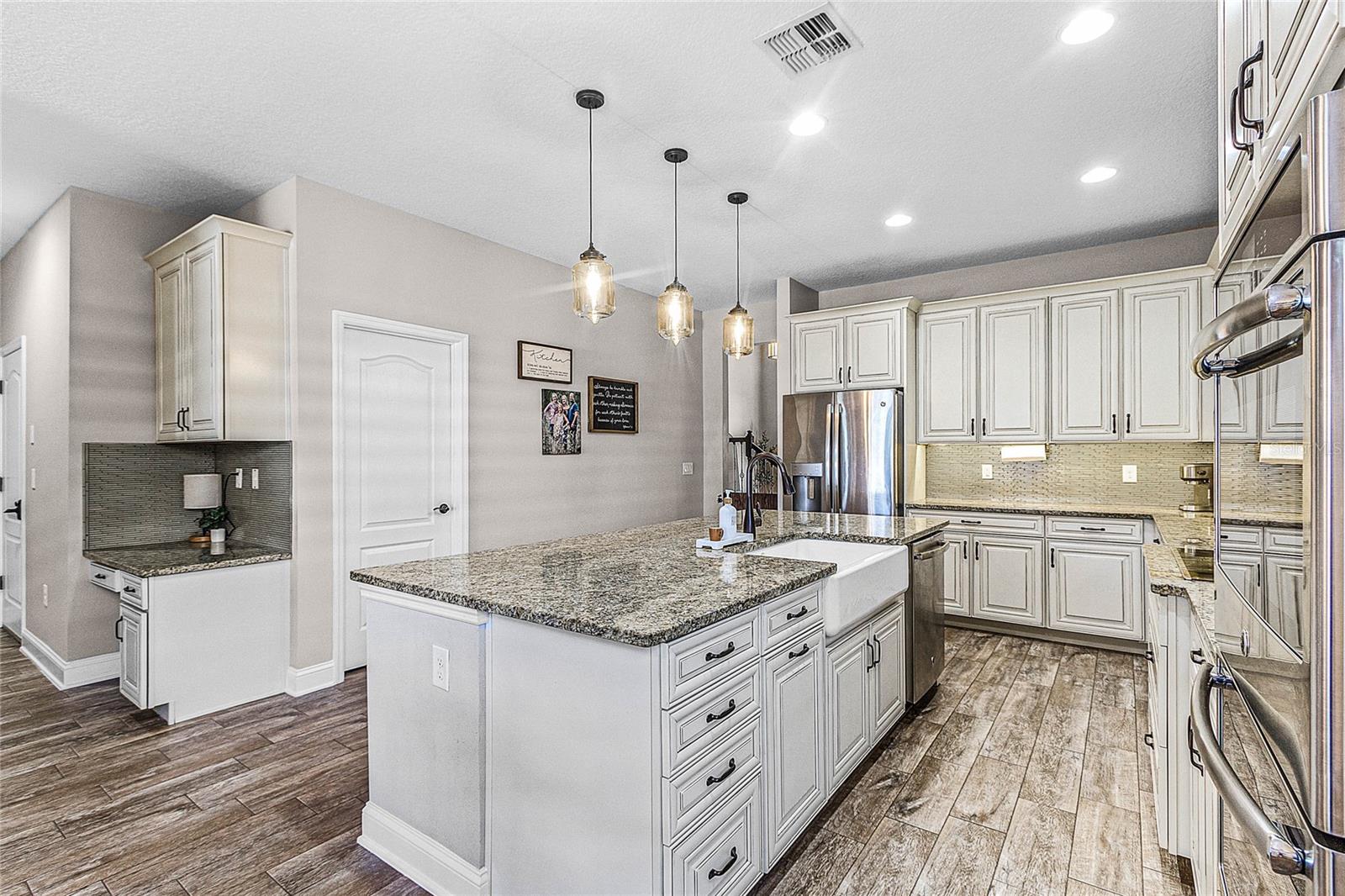 15555 HAMLIN BLOSSOM AVE