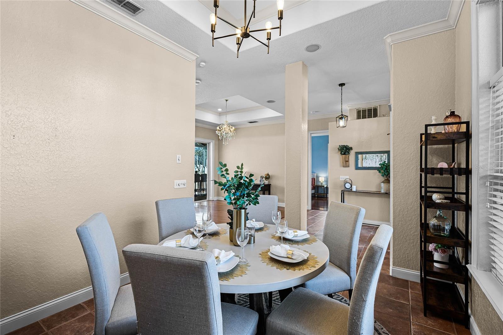 2292 CHESTERFIELD CIR