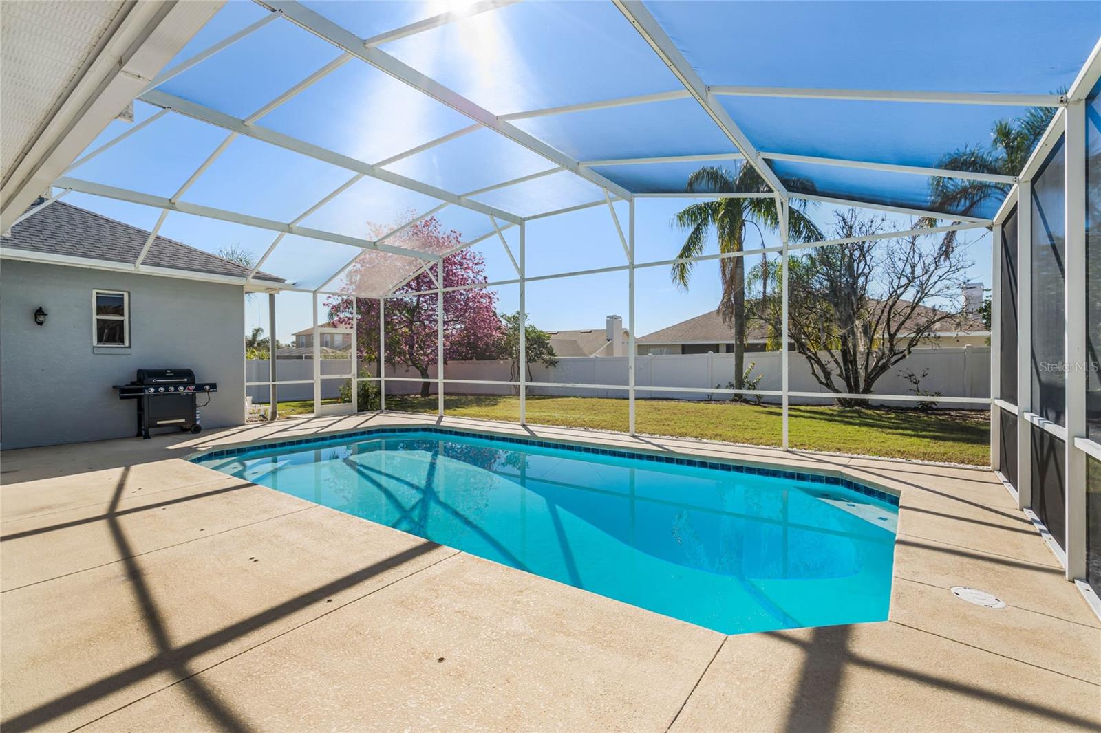 2292 CHESTERFIELD CIR