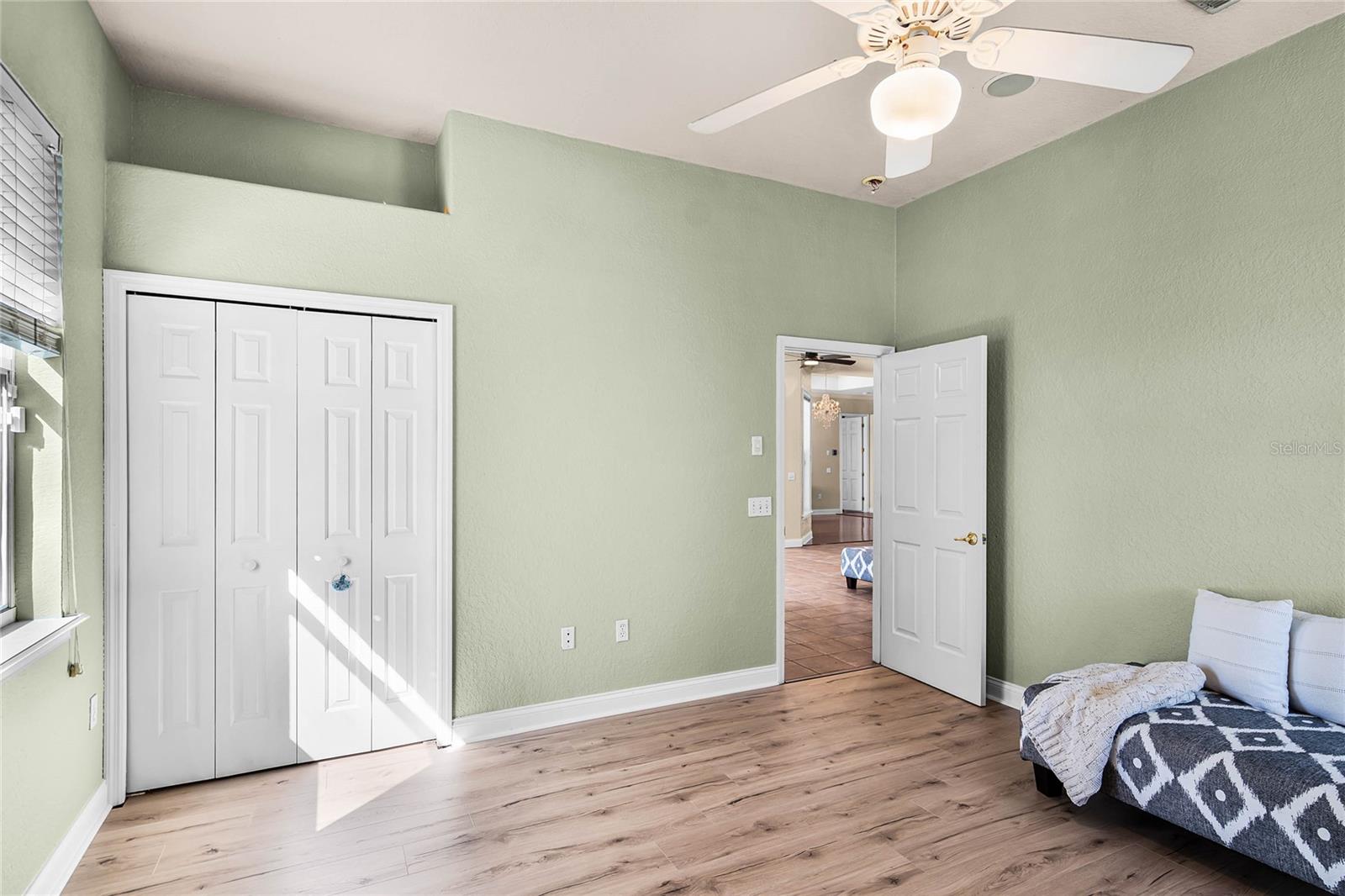 2292 CHESTERFIELD CIR