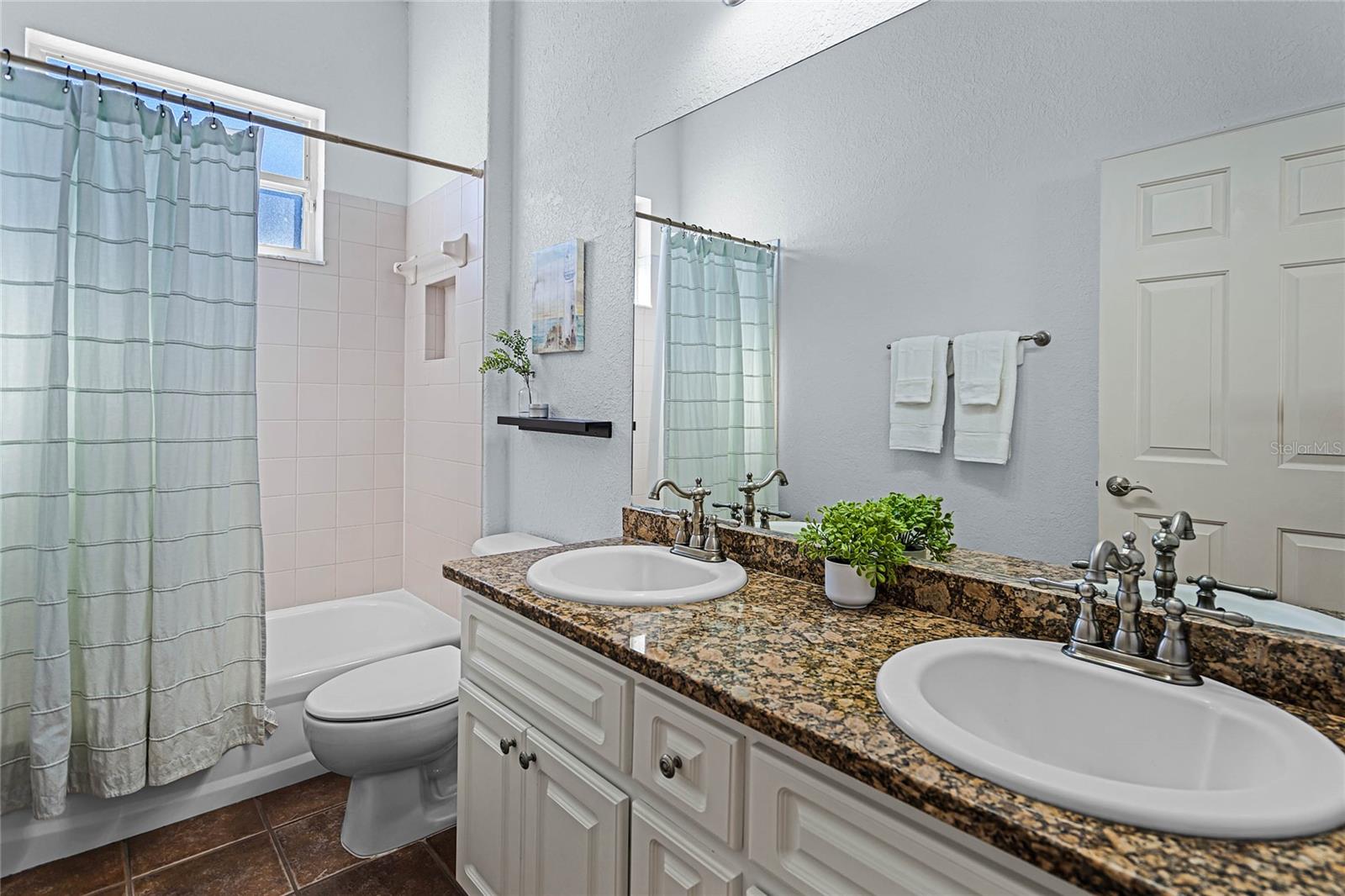 2292 CHESTERFIELD CIR
