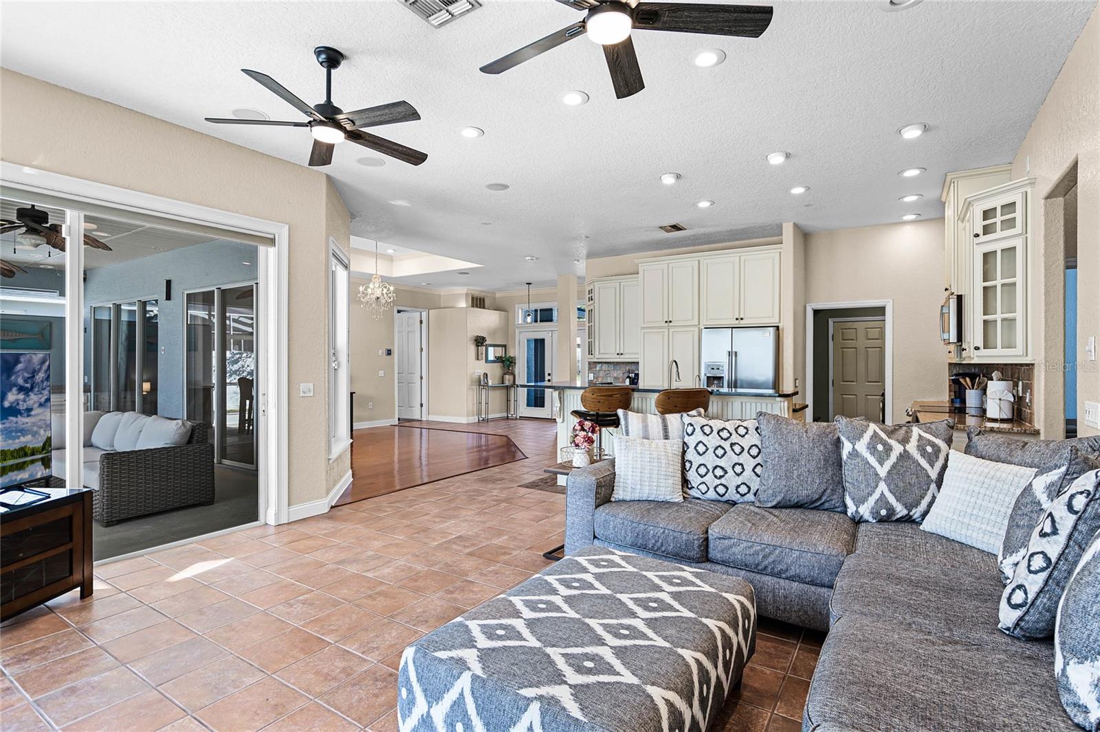 2292 CHESTERFIELD CIR