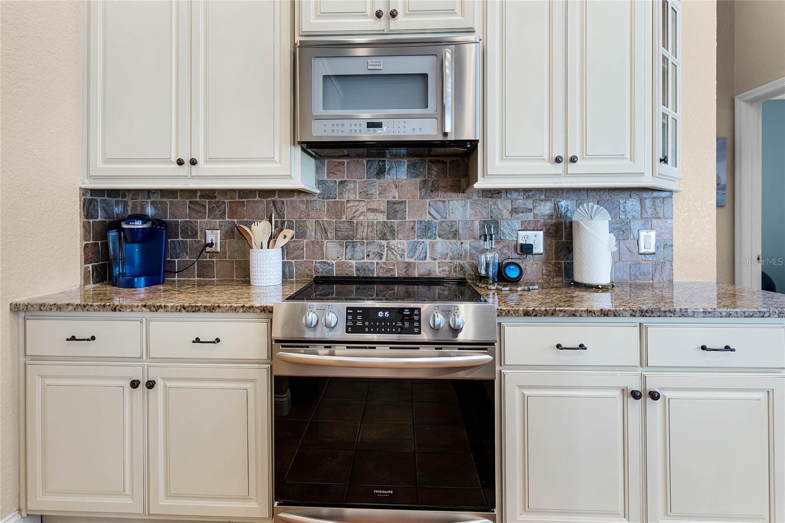 2292 CHESTERFIELD CIR