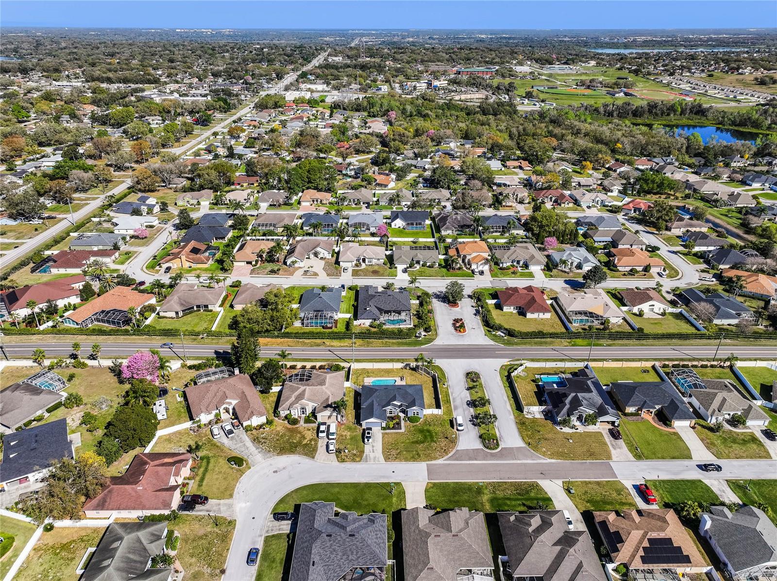 2292 CHESTERFIELD CIR