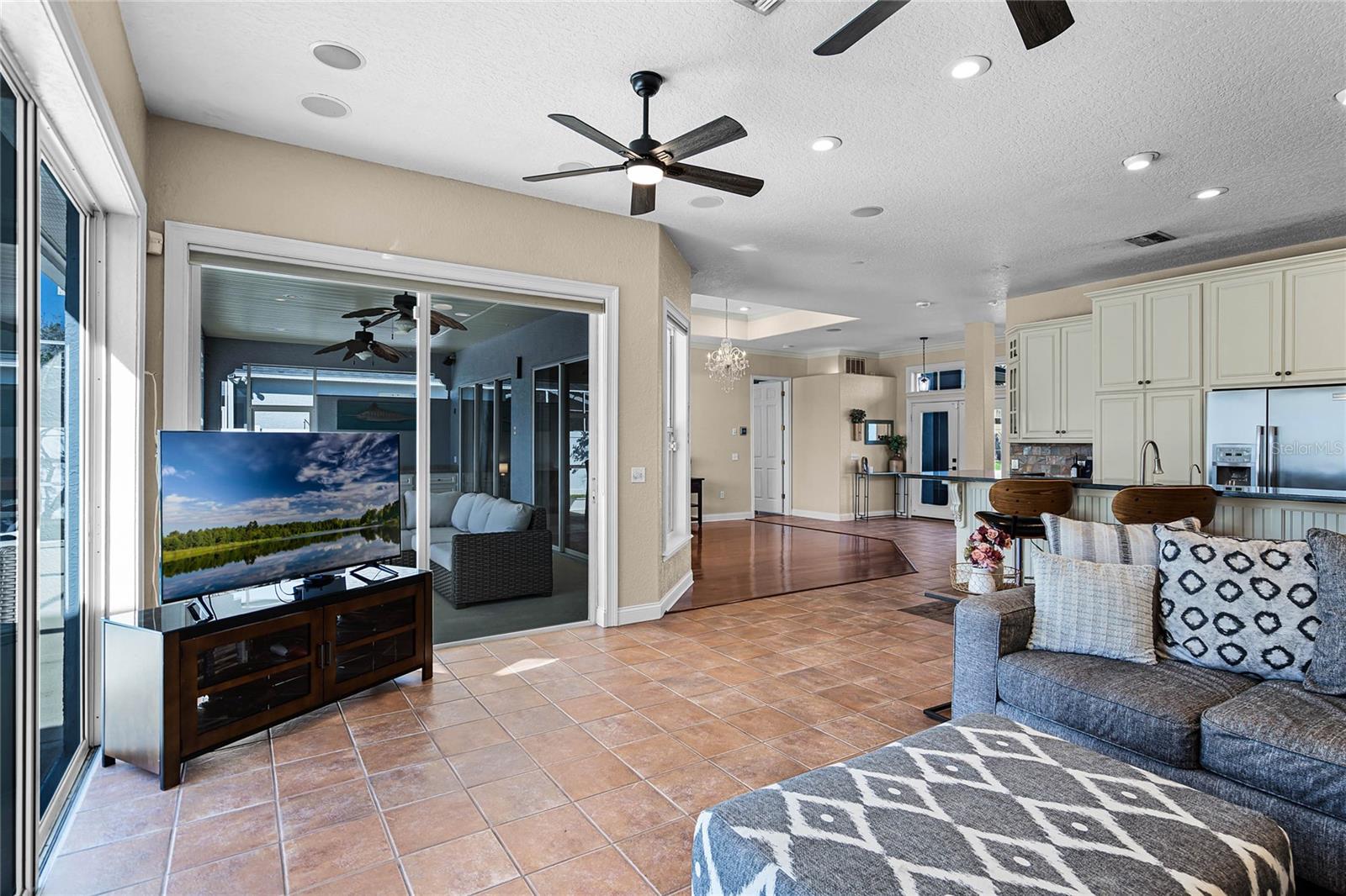 2292 CHESTERFIELD CIR