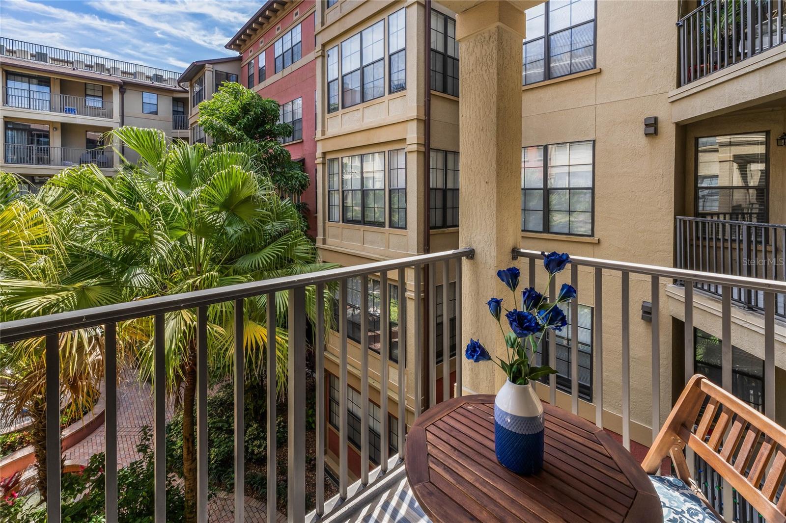 911 N ORANGE AVE #328