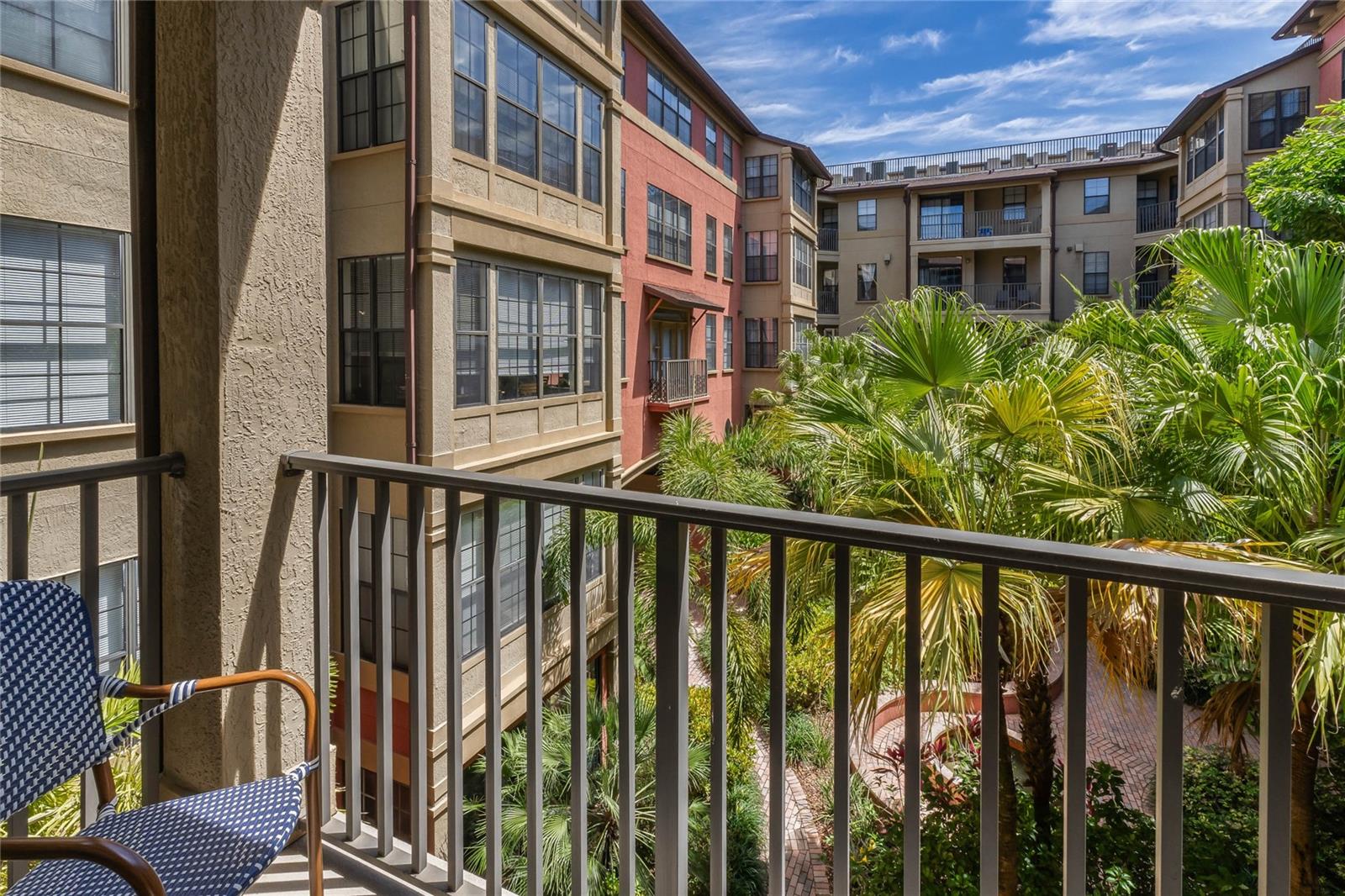 911 N ORANGE AVE #328
