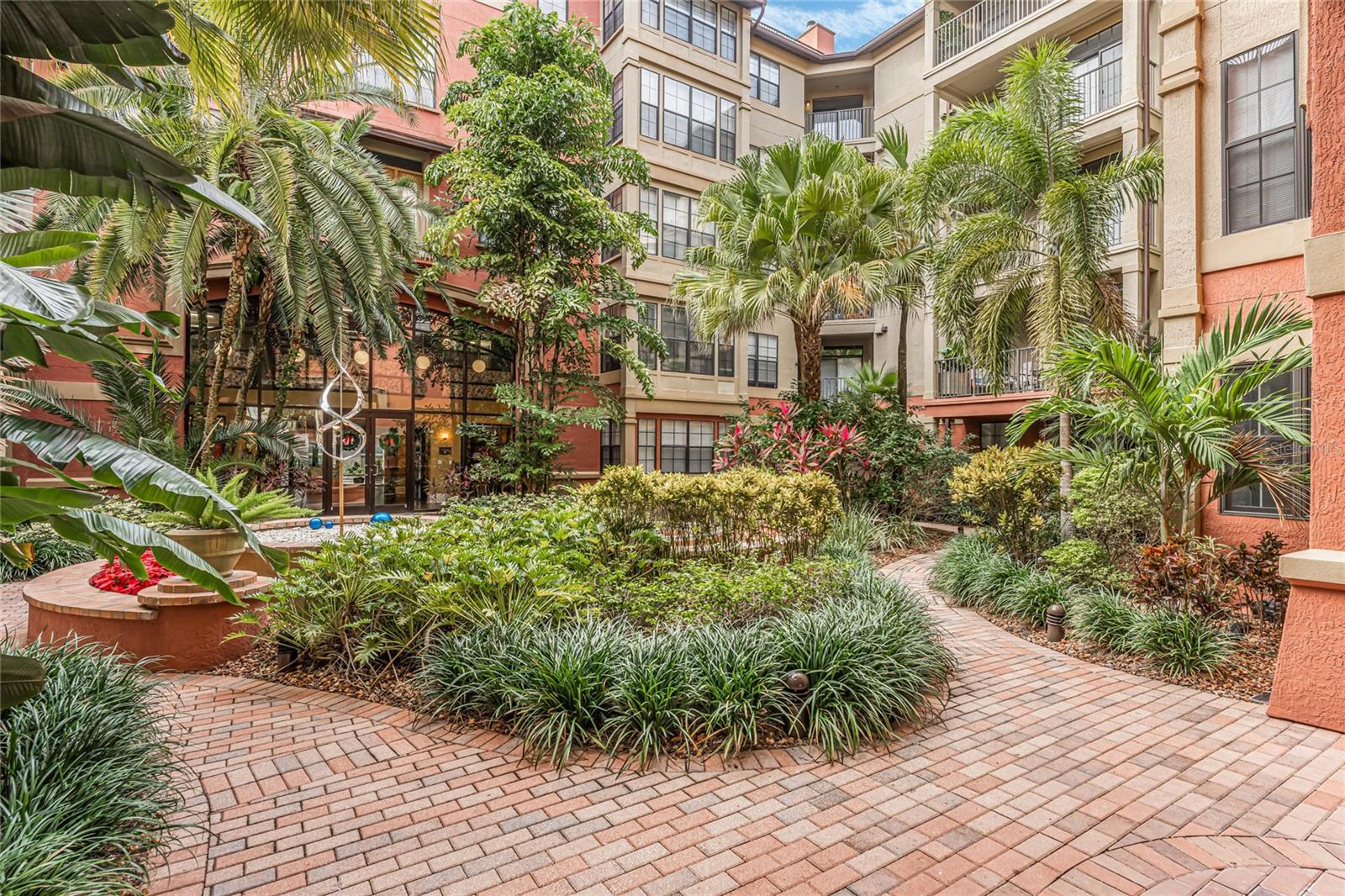 911 N ORANGE AVE #328