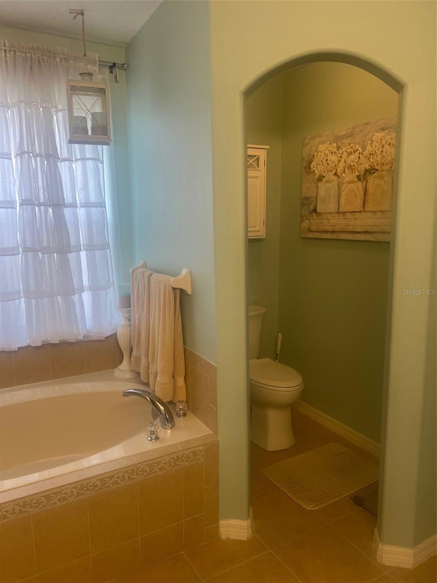 402 GRAYSTONE BLVD
