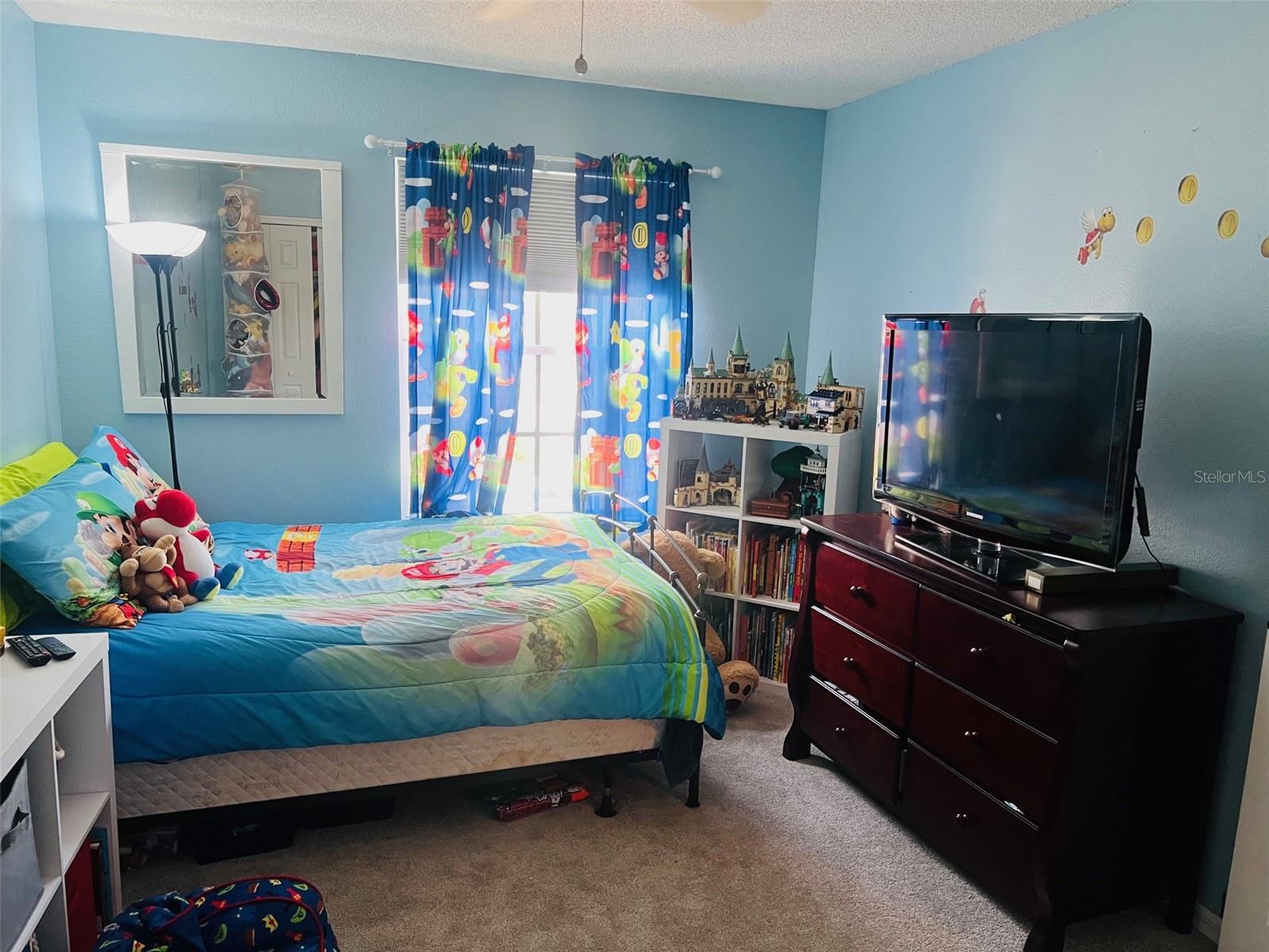402 GRAYSTONE BLVD