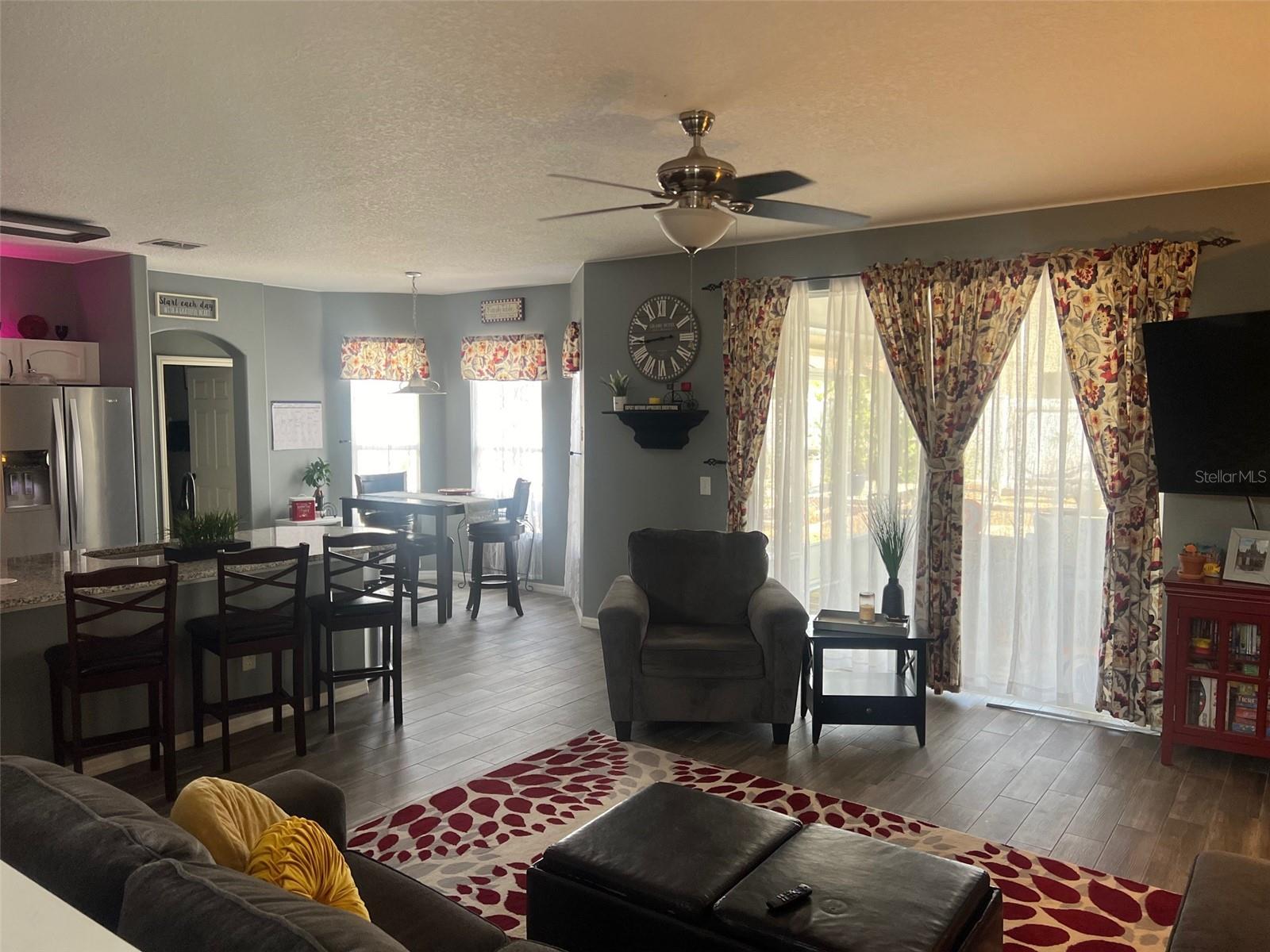 402 GRAYSTONE BLVD