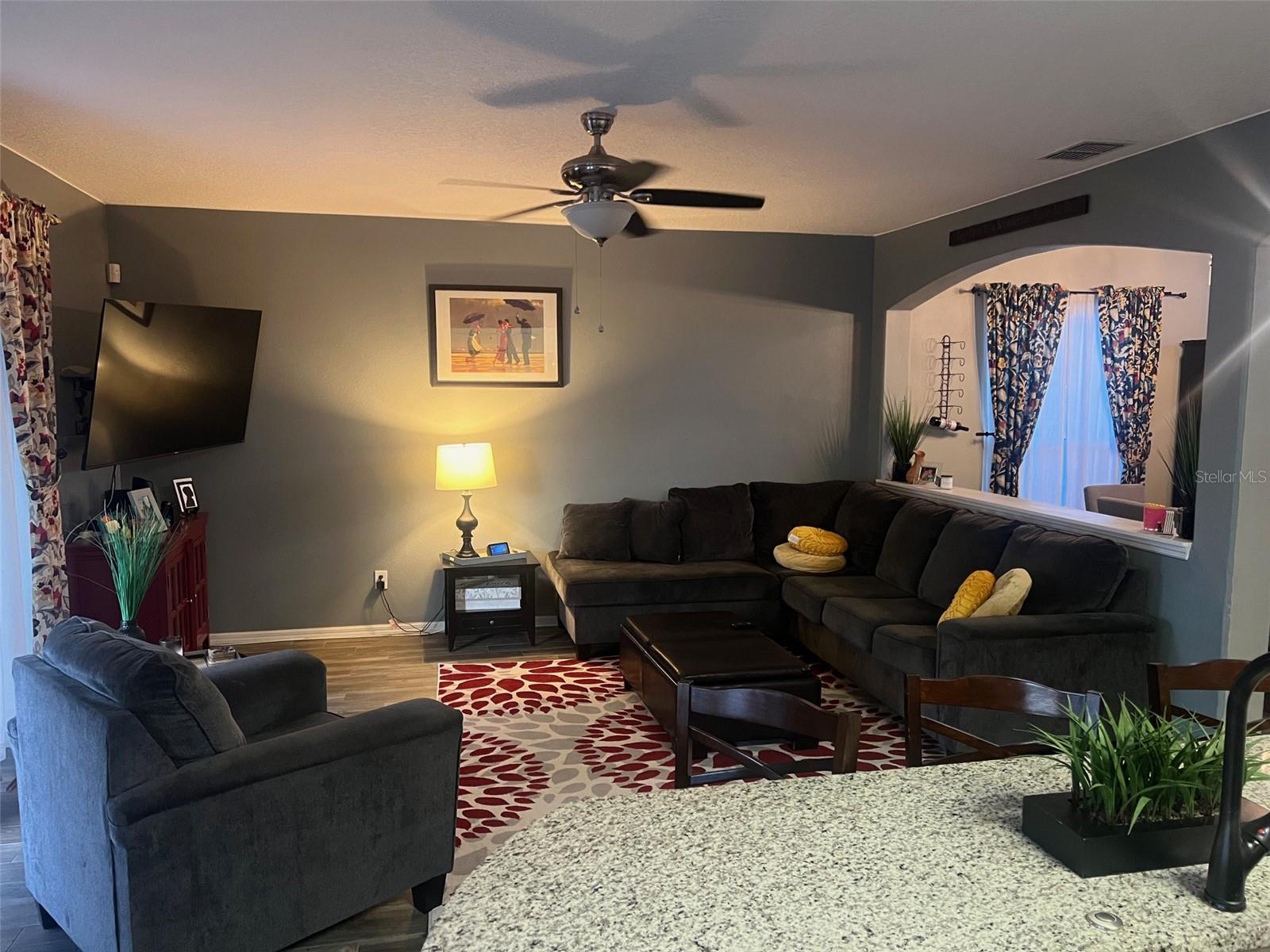 402 GRAYSTONE BLVD