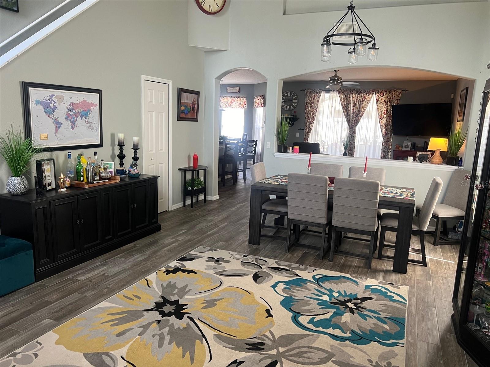 402 GRAYSTONE BLVD