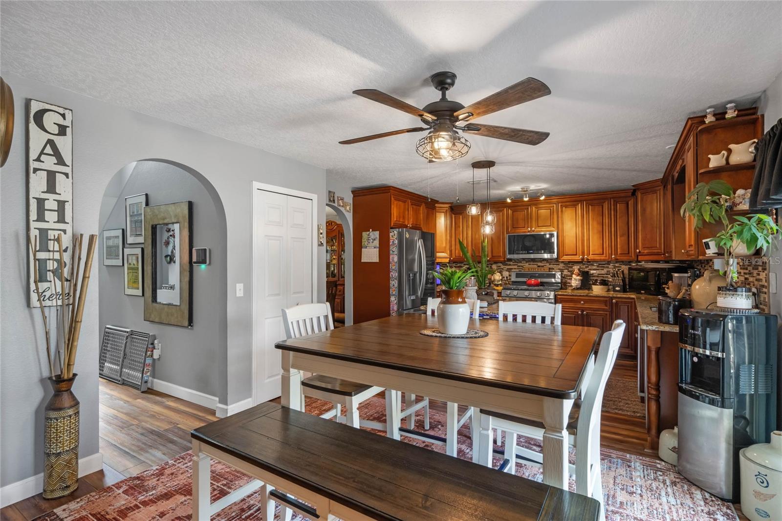 5876 ROYAL HILLS CIR