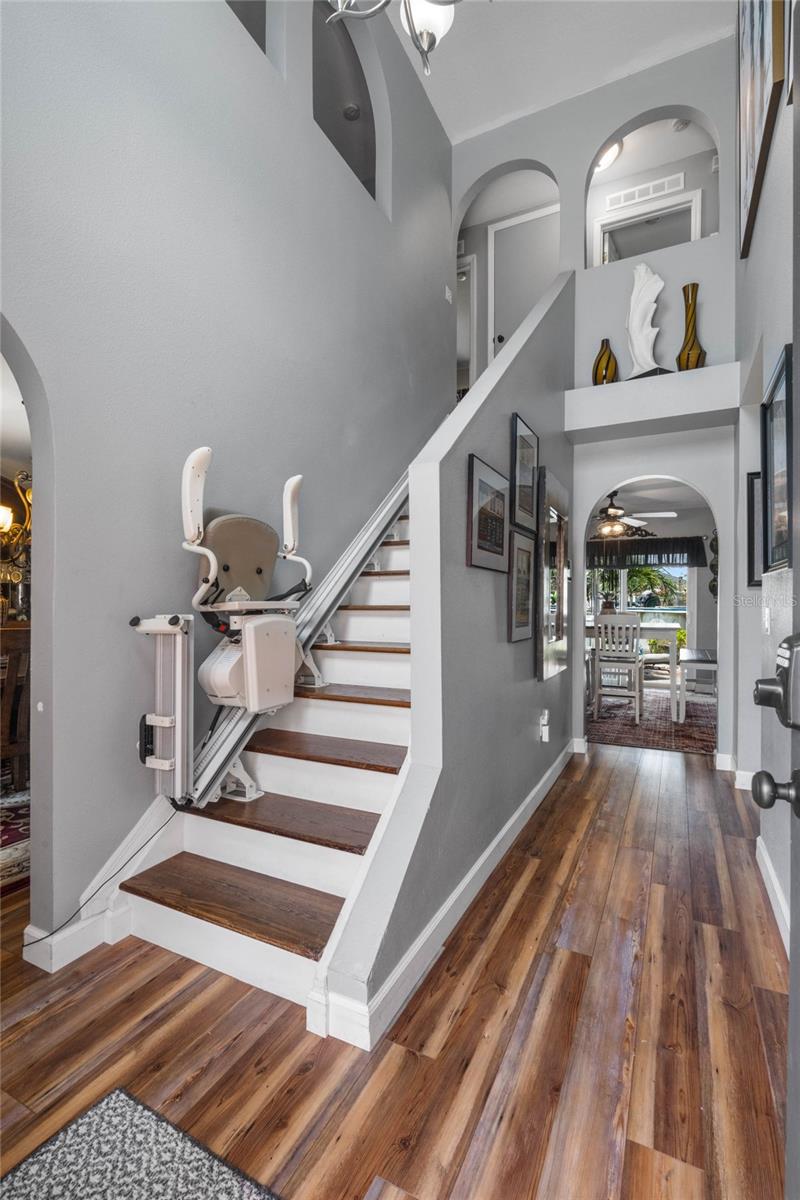 5876 ROYAL HILLS CIR