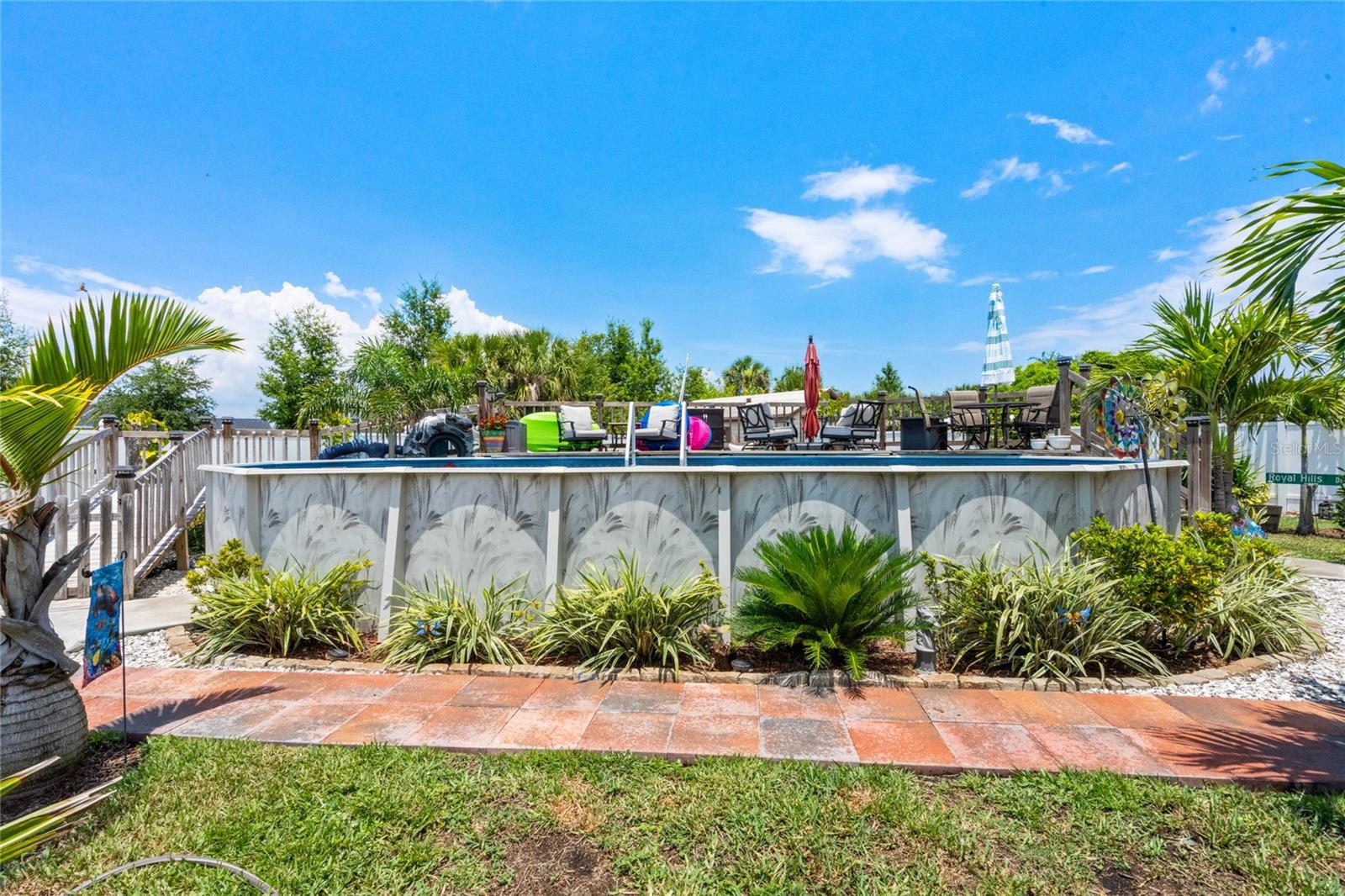 5876 ROYAL HILLS CIR