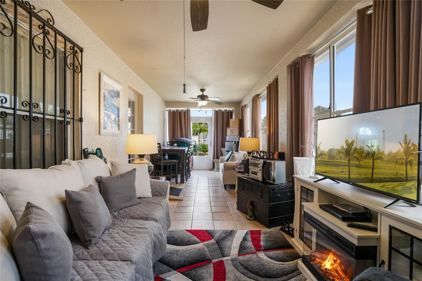 5876 ROYAL HILLS CIR