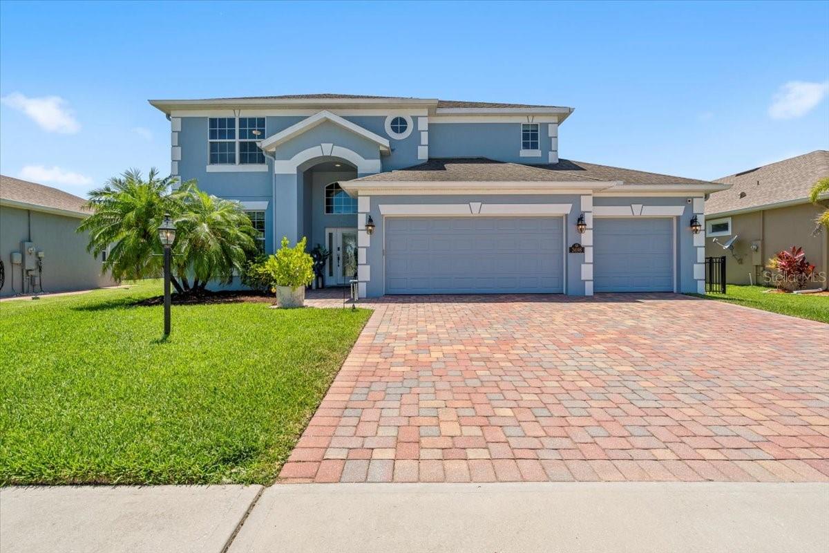 3698 HOLLISTEN CIR