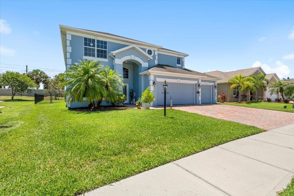 3698 HOLLISTEN CIR
