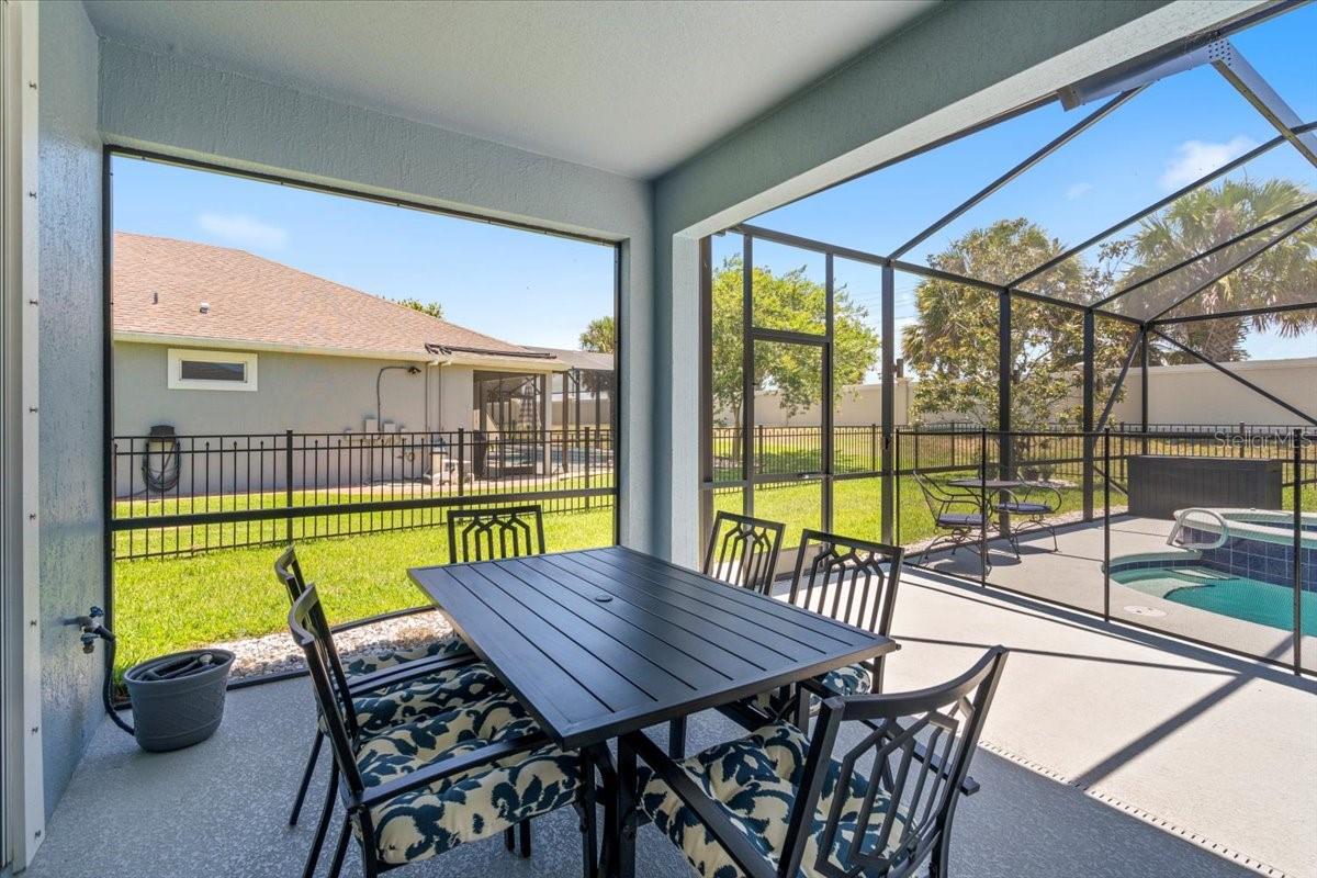 3698 HOLLISTEN CIR