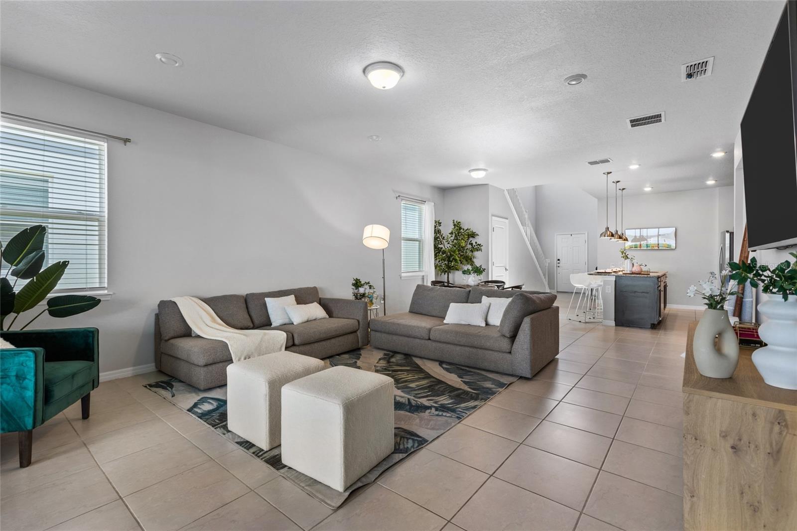 1877 SUMMER DR