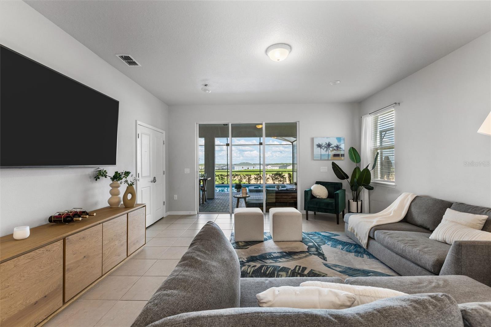 1877 SUMMER DR