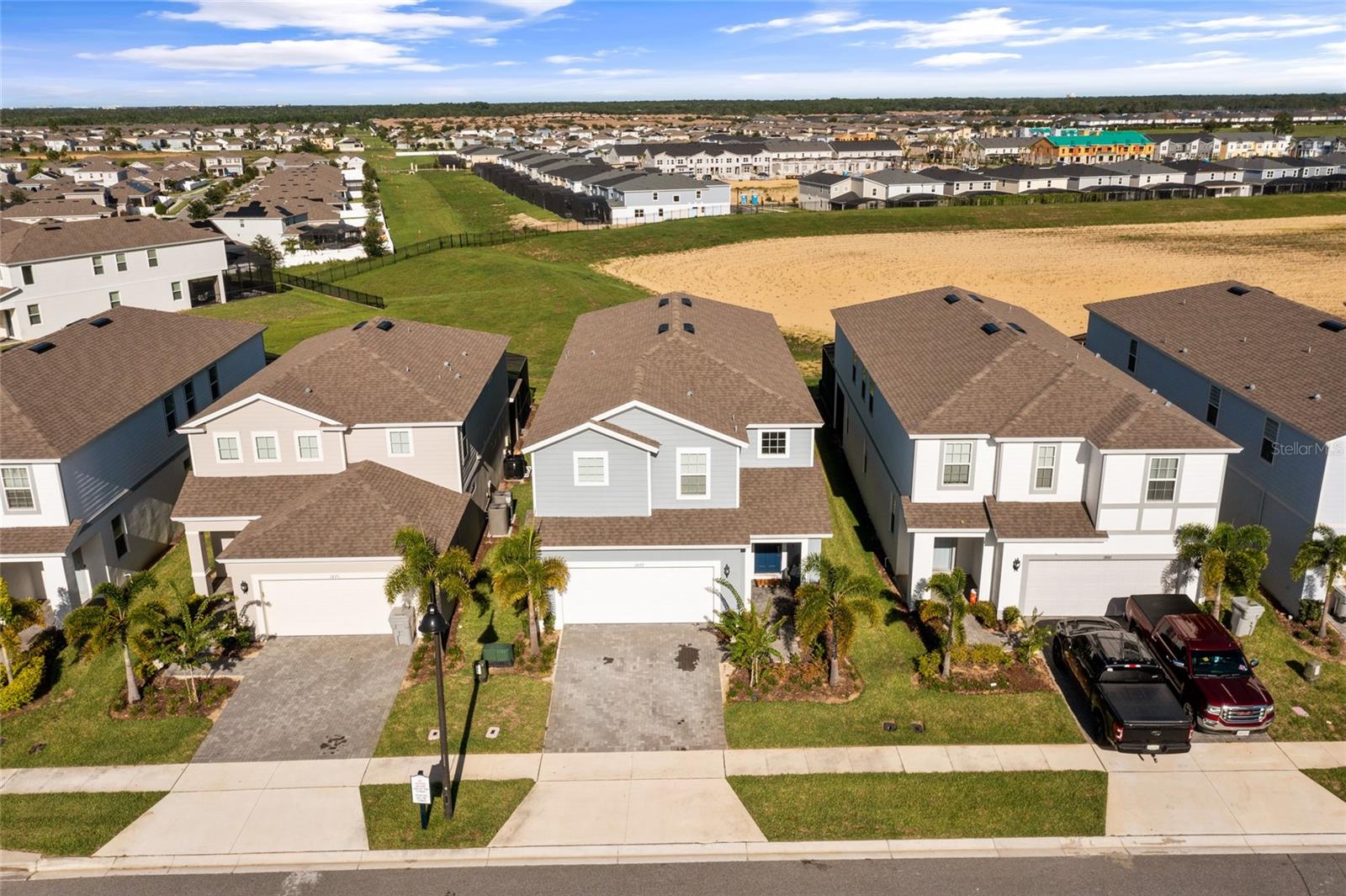 1877 SUMMER DR