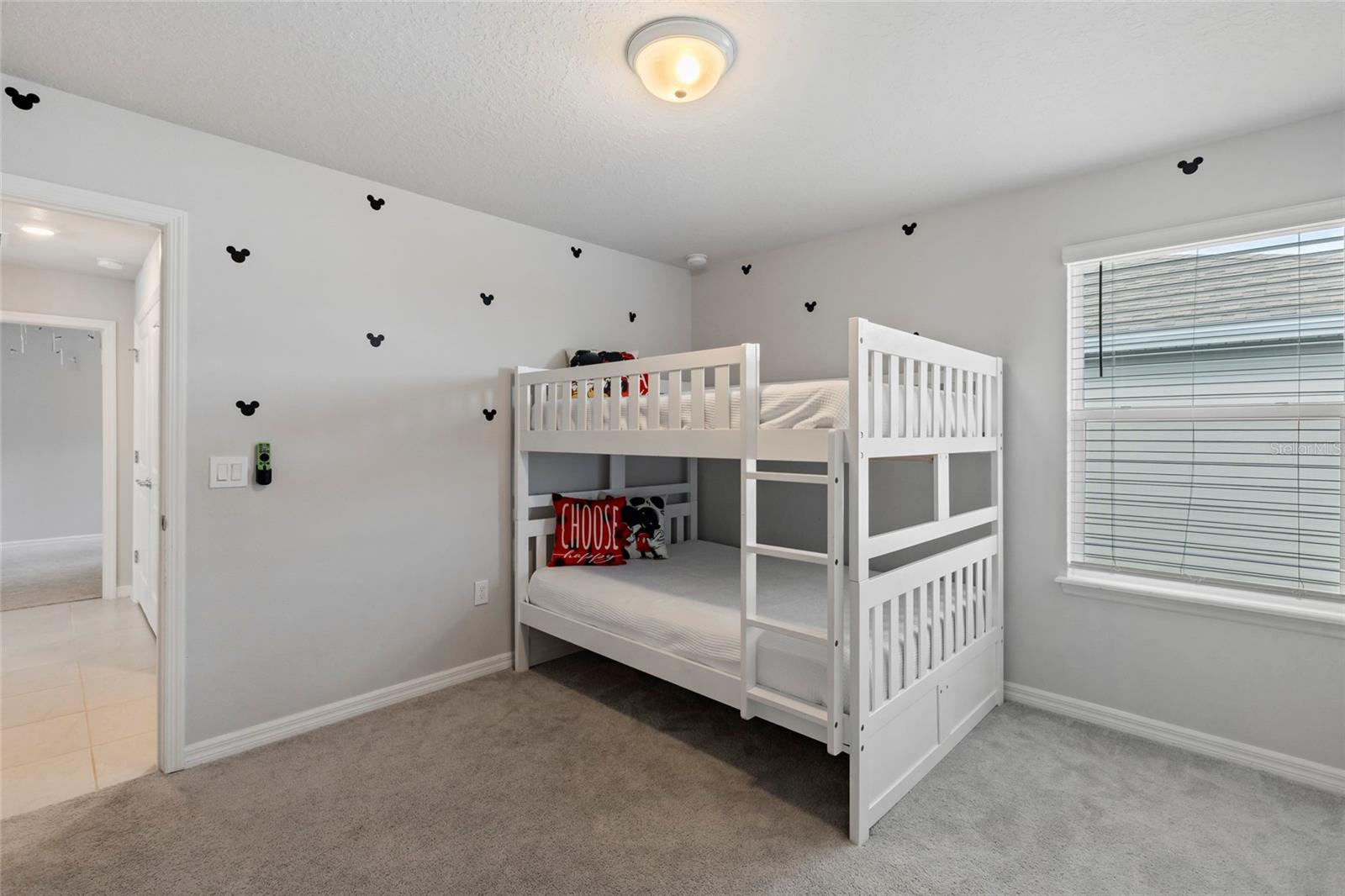 1877 SUMMER DR