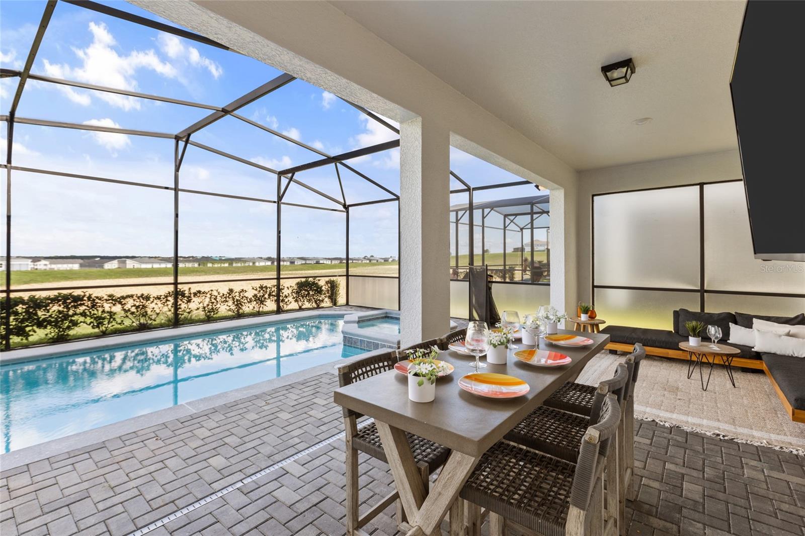 1877 SUMMER DR