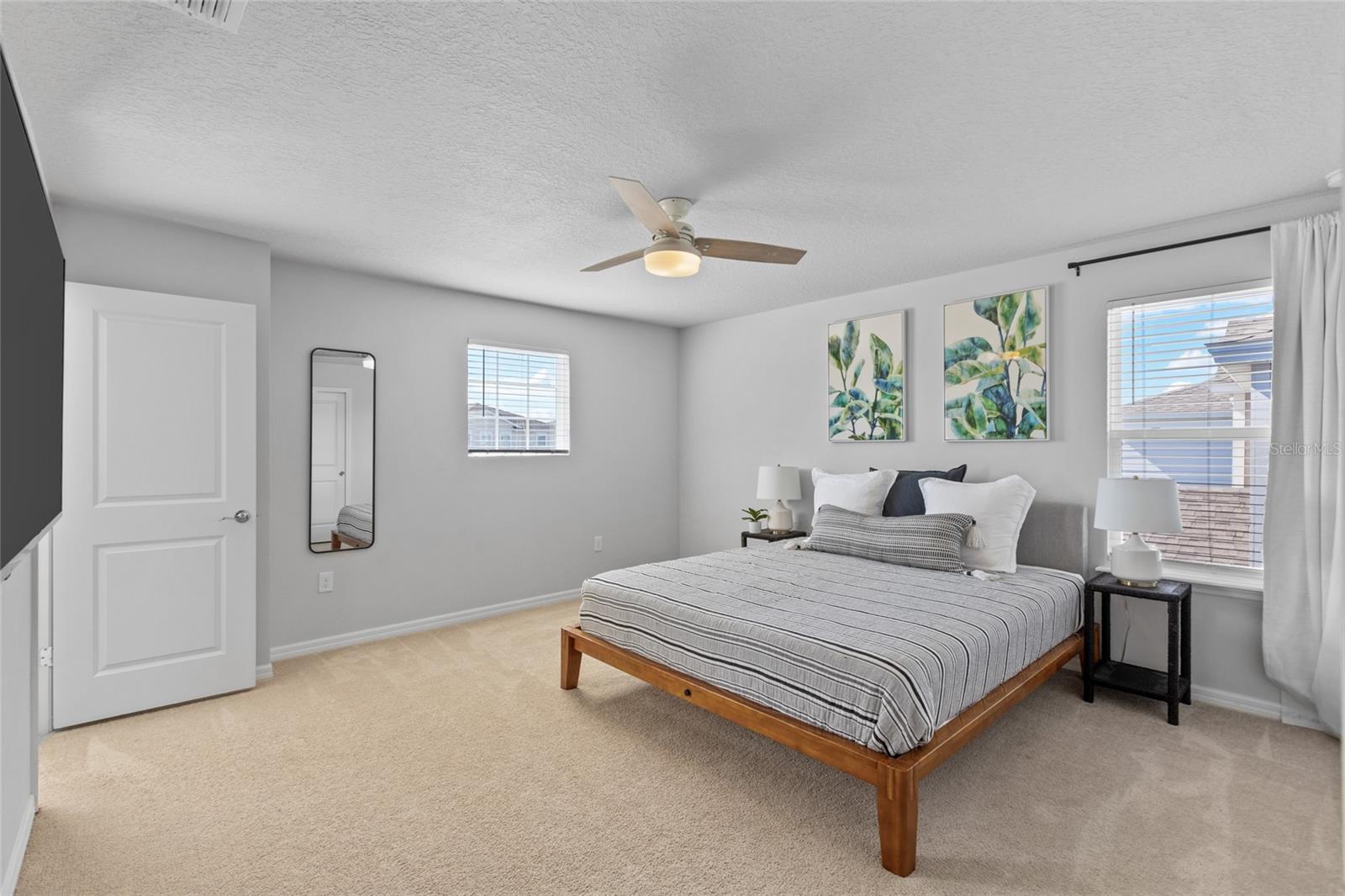 1877 SUMMER DR