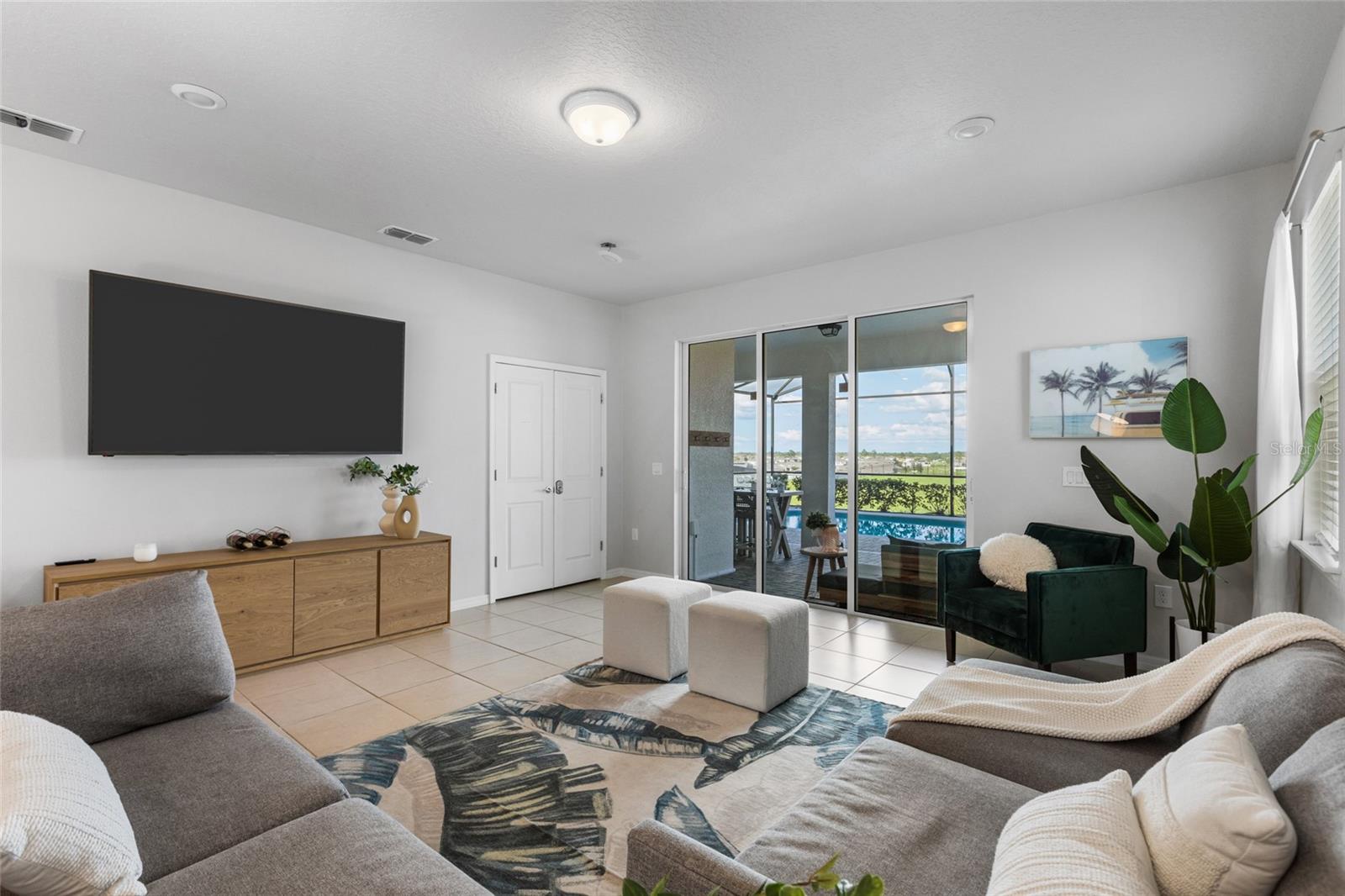 1877 SUMMER DR